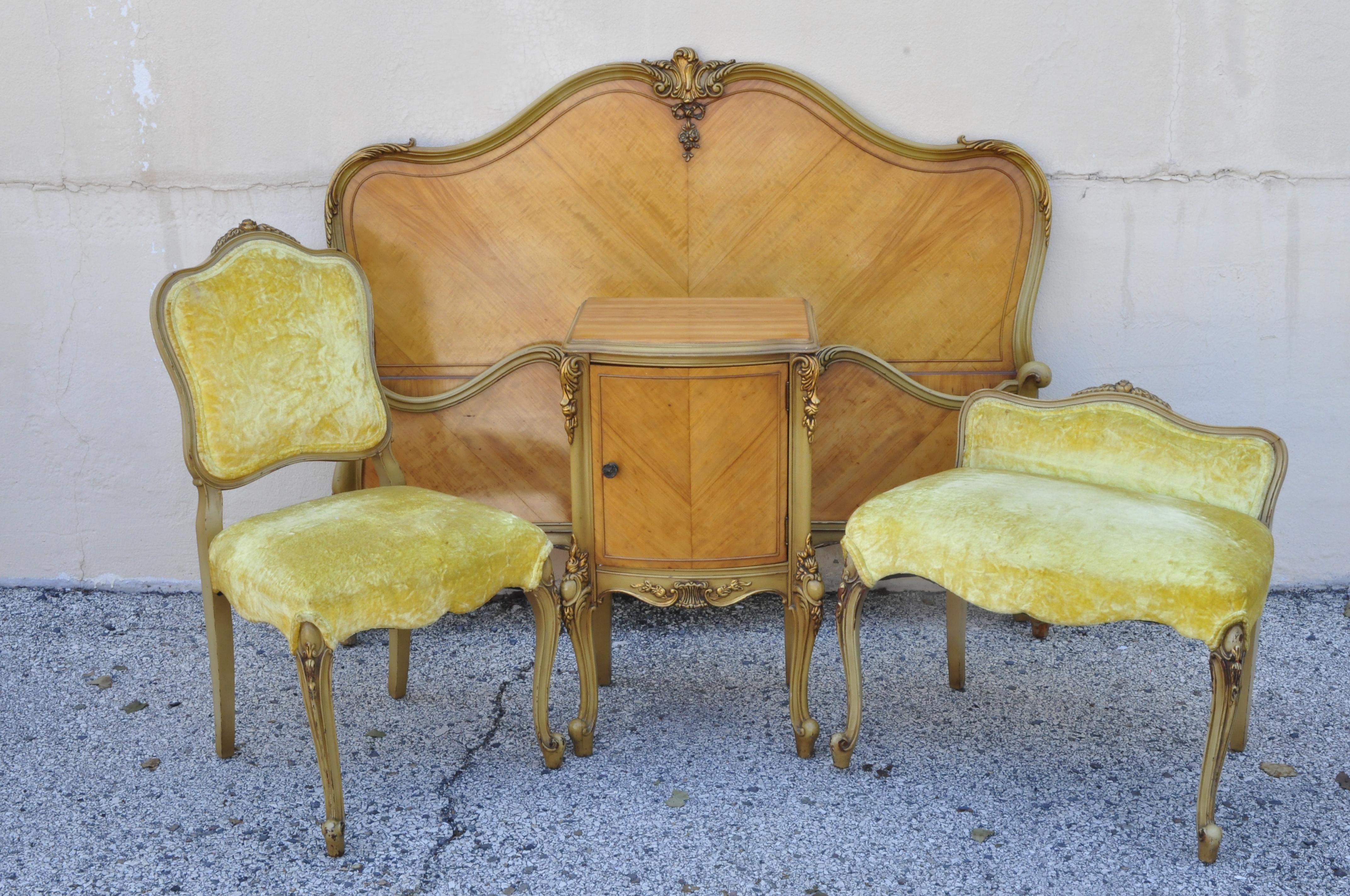 Antique miroir de chambre à coucher ou de coiffeuse Louis XV en bois de satin sculpté, 9 pièces Bon état - En vente à Philadelphia, PA