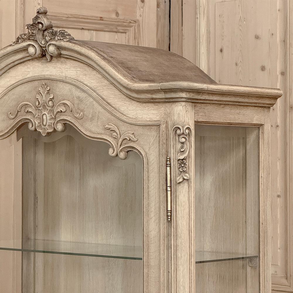 Antique French Louis XV Carved Vitrine ~ Curio Cabinet For Sale 4