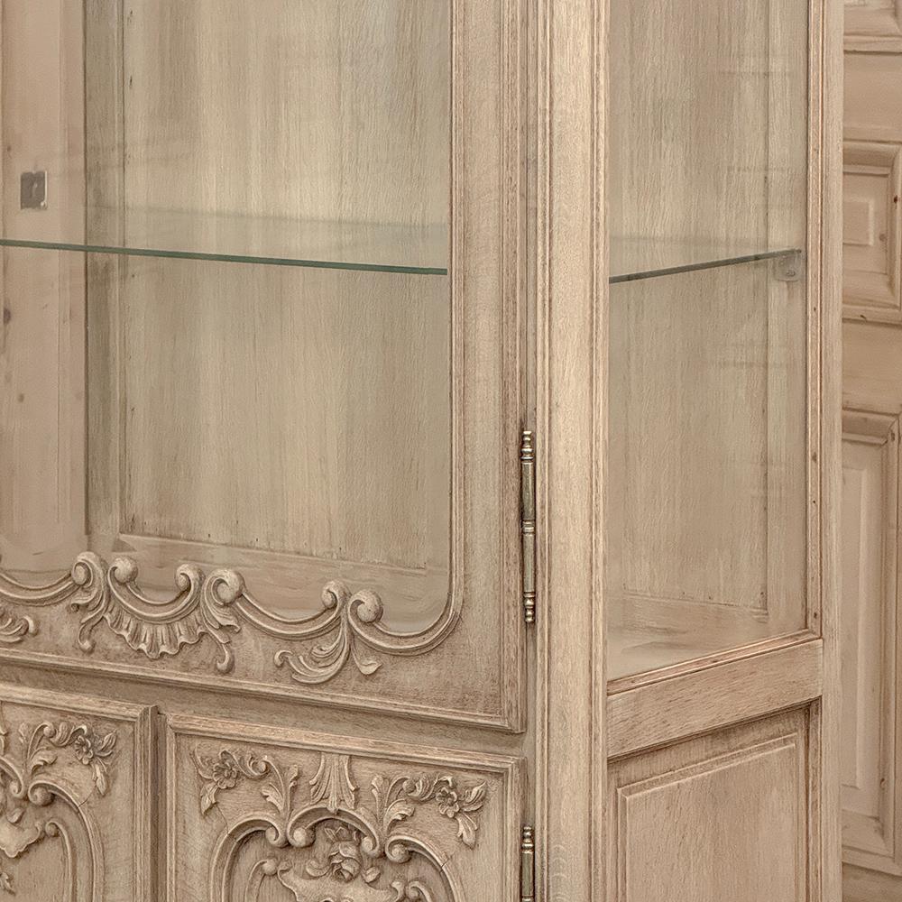 Antique French Louis XV Carved Vitrine ~ Curio Cabinet For Sale 5