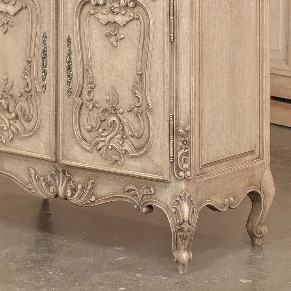 Antique French Louis XV Carved Vitrine ~ Curio Cabinet For Sale 6