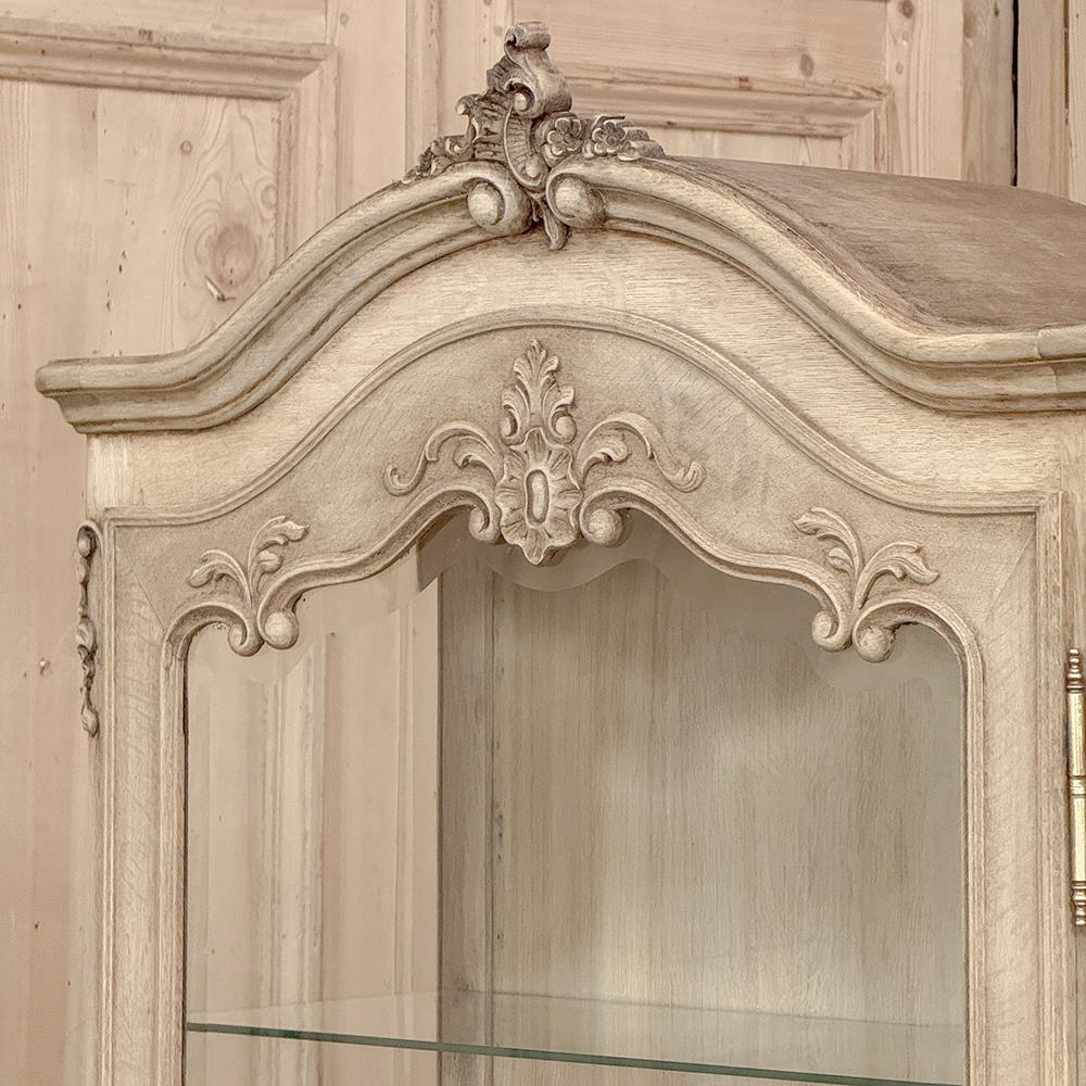 Antique French Louis XV Carved Vitrine ~ Curio Cabinet For Sale 7