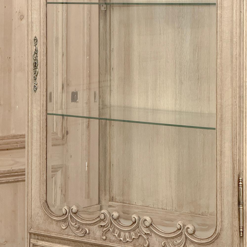 Antique French Louis XV Carved Vitrine ~ Curio Cabinet For Sale 8