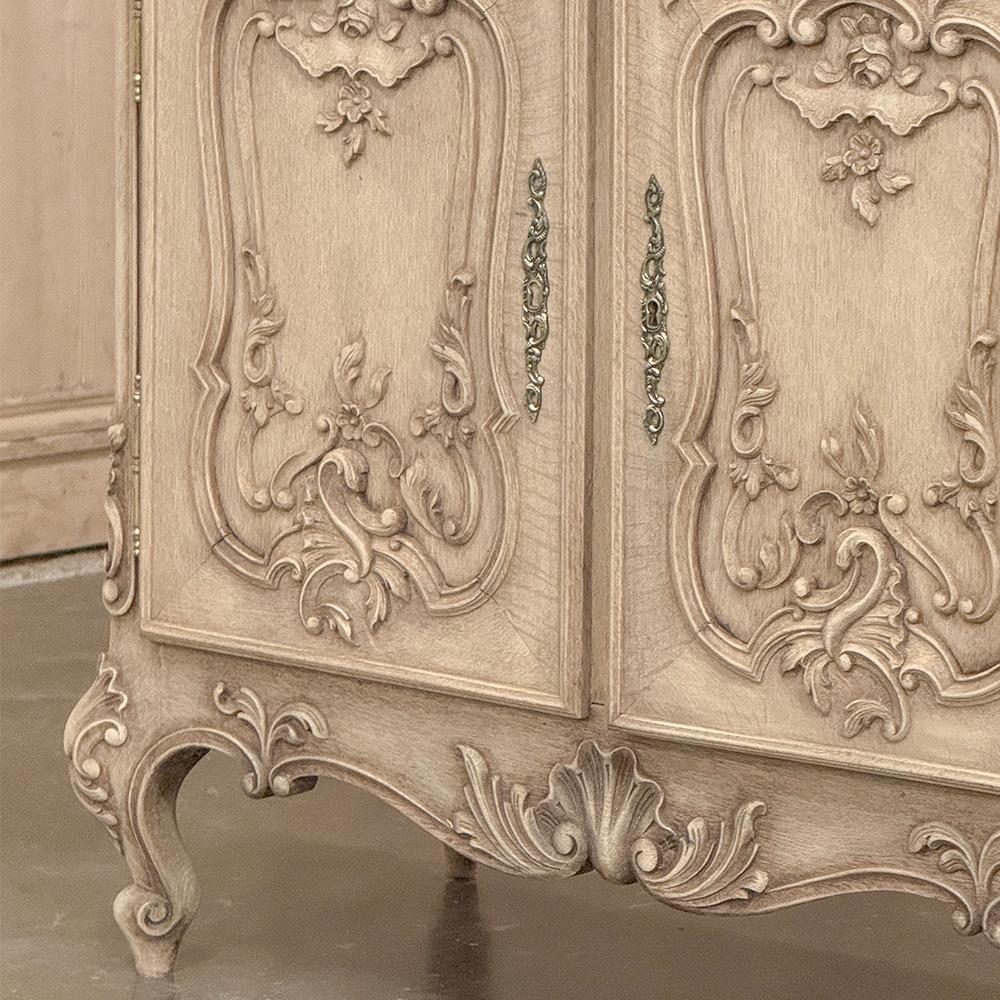 Antique French Louis XV Carved Vitrine ~ Curio Cabinet For Sale 9