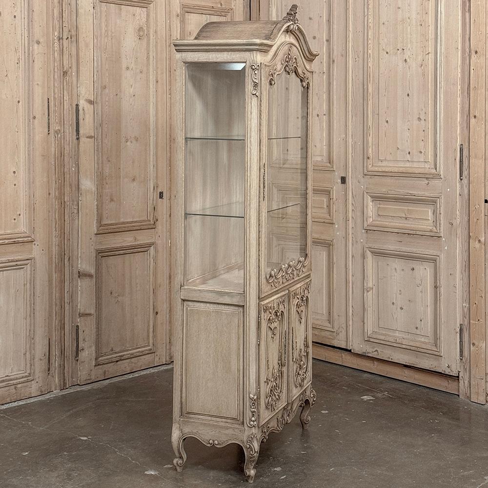Antique French Louis XV Carved Vitrine ~ Curio Cabinet For Sale 10