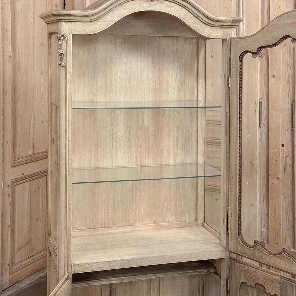 Antique French Louis XV Carved Vitrine ~ Curio Cabinet For Sale 13