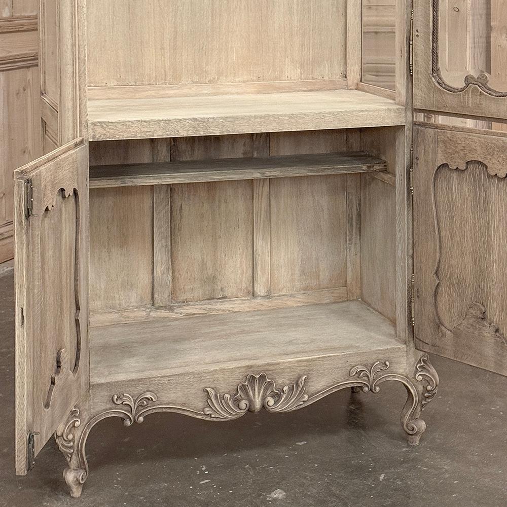 Antique French Louis XV Carved Vitrine ~ Curio Cabinet For Sale 14