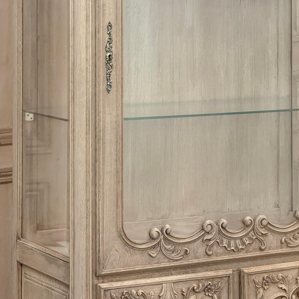 20th Century Antique French Louis XV Carved Vitrine ~ Curio Cabinet For Sale