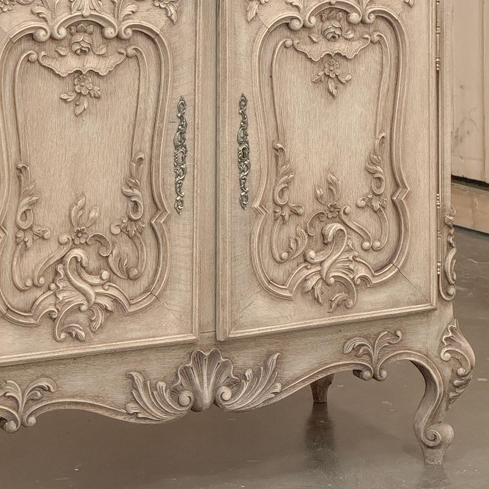 Antique French Louis XV Carved Vitrine ~ Curio Cabinet For Sale 3