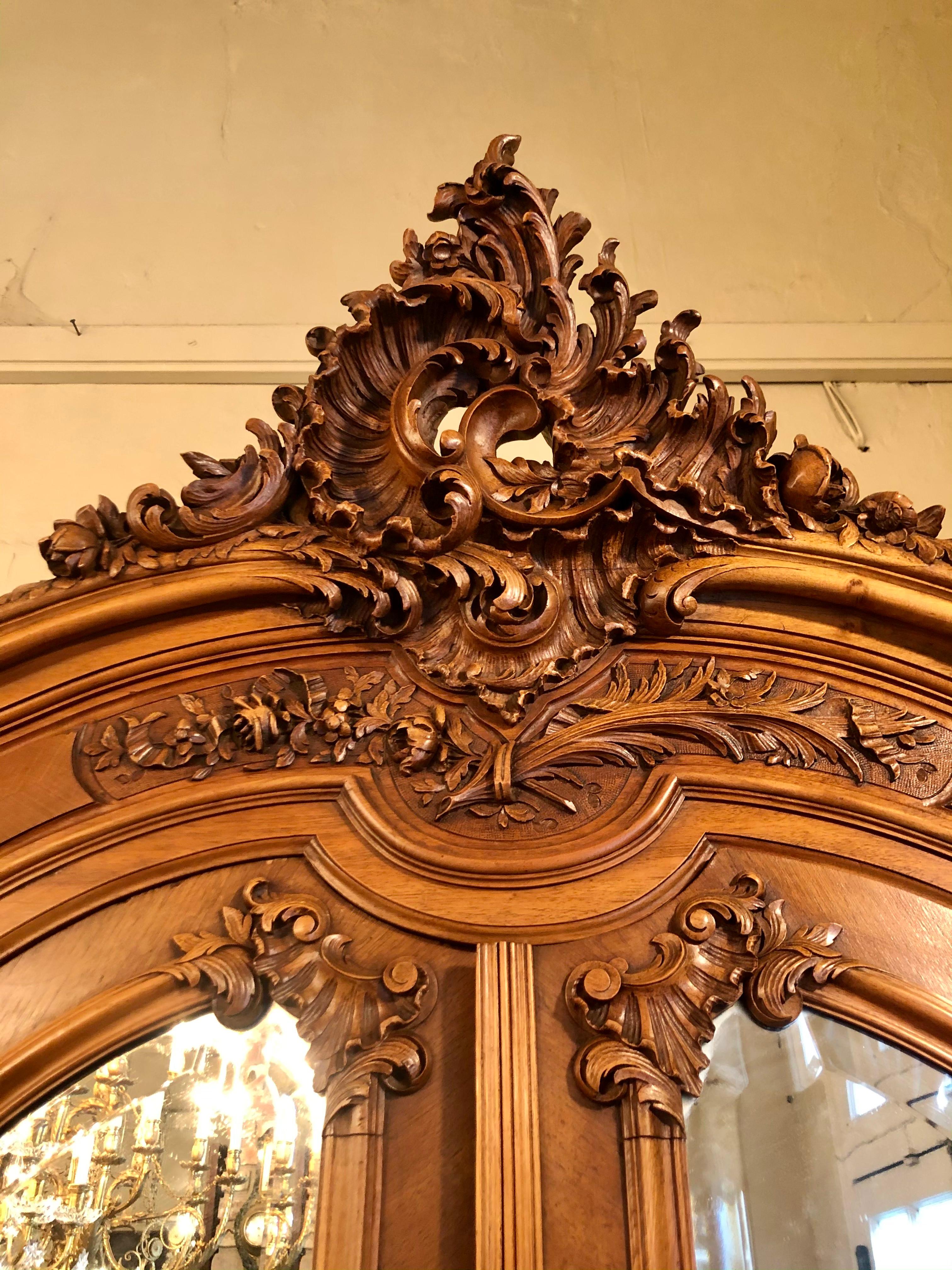 Antique French Louis XV Carved Walnut Beveled Mirror 2 Door Armoire, Circa 1880 In Good Condition In New Orleans, LA