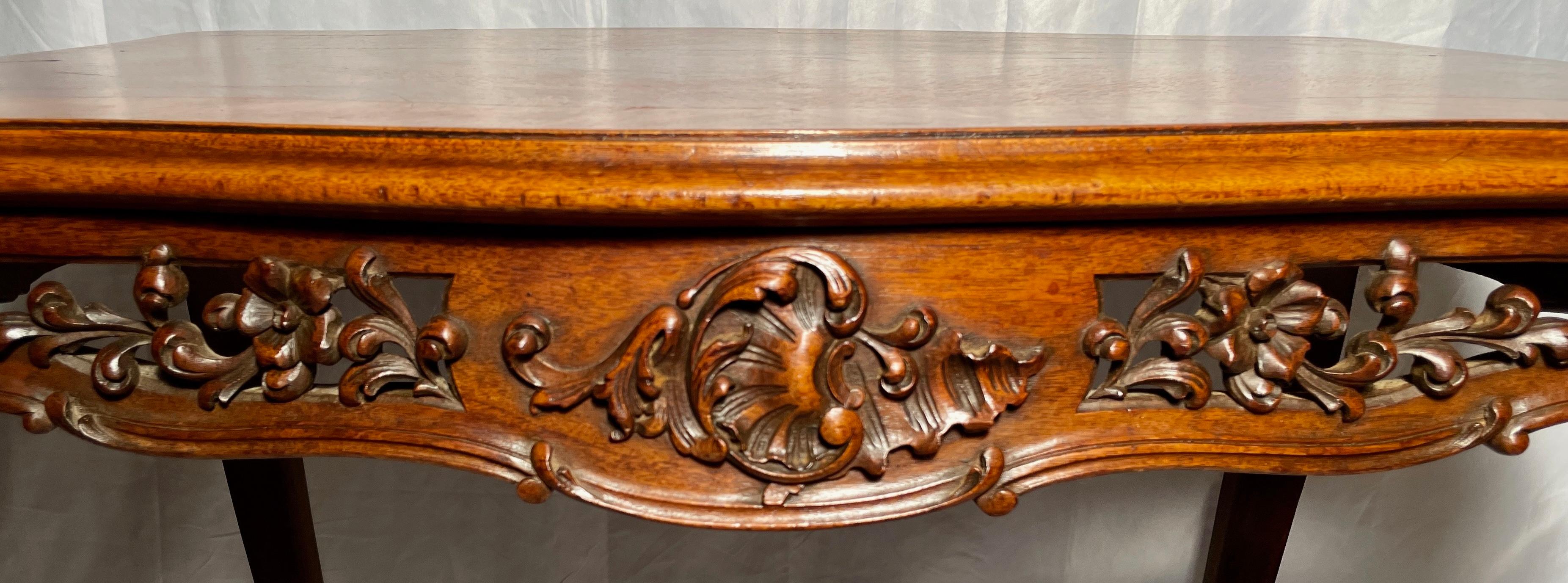 Antique French Louis XV Carved Walnut Table, circa 1890 In Good Condition For Sale In New Orleans, LA