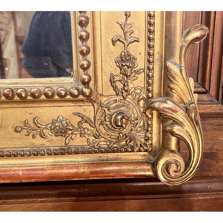 Antiguo espejo francés Luis XV de madera tallada y pan de oro, hacia 1890. siglo XIX en venta