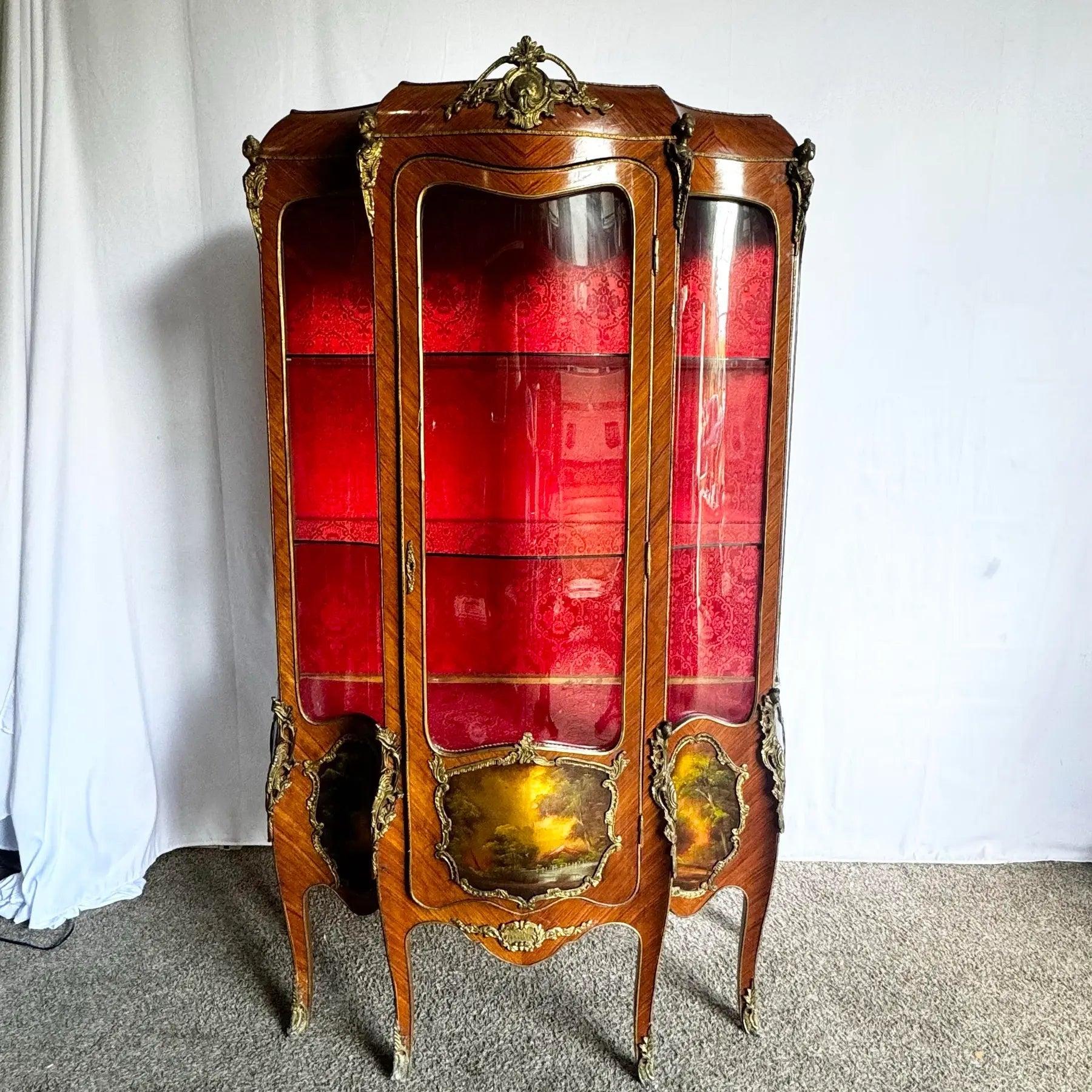 Antique French Louis XV Curio Vitrine Con Ormolu e Pannelli Dipinti a Mano