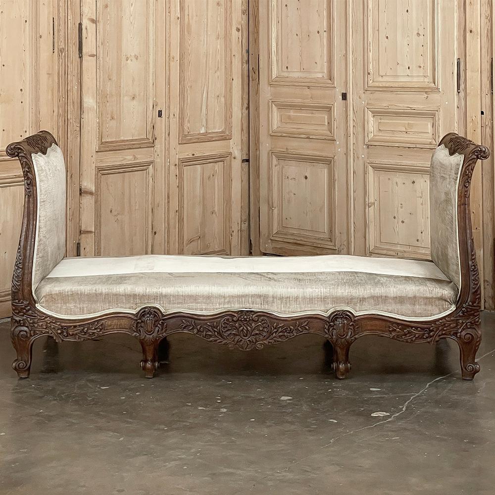 day bed antique
