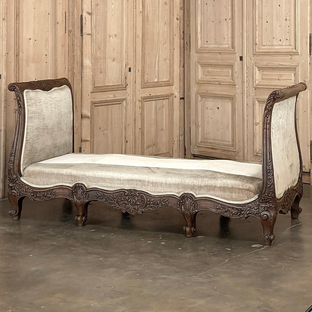Louis XIV Antique French Louis XV Day Bed ~ Sofa For Sale