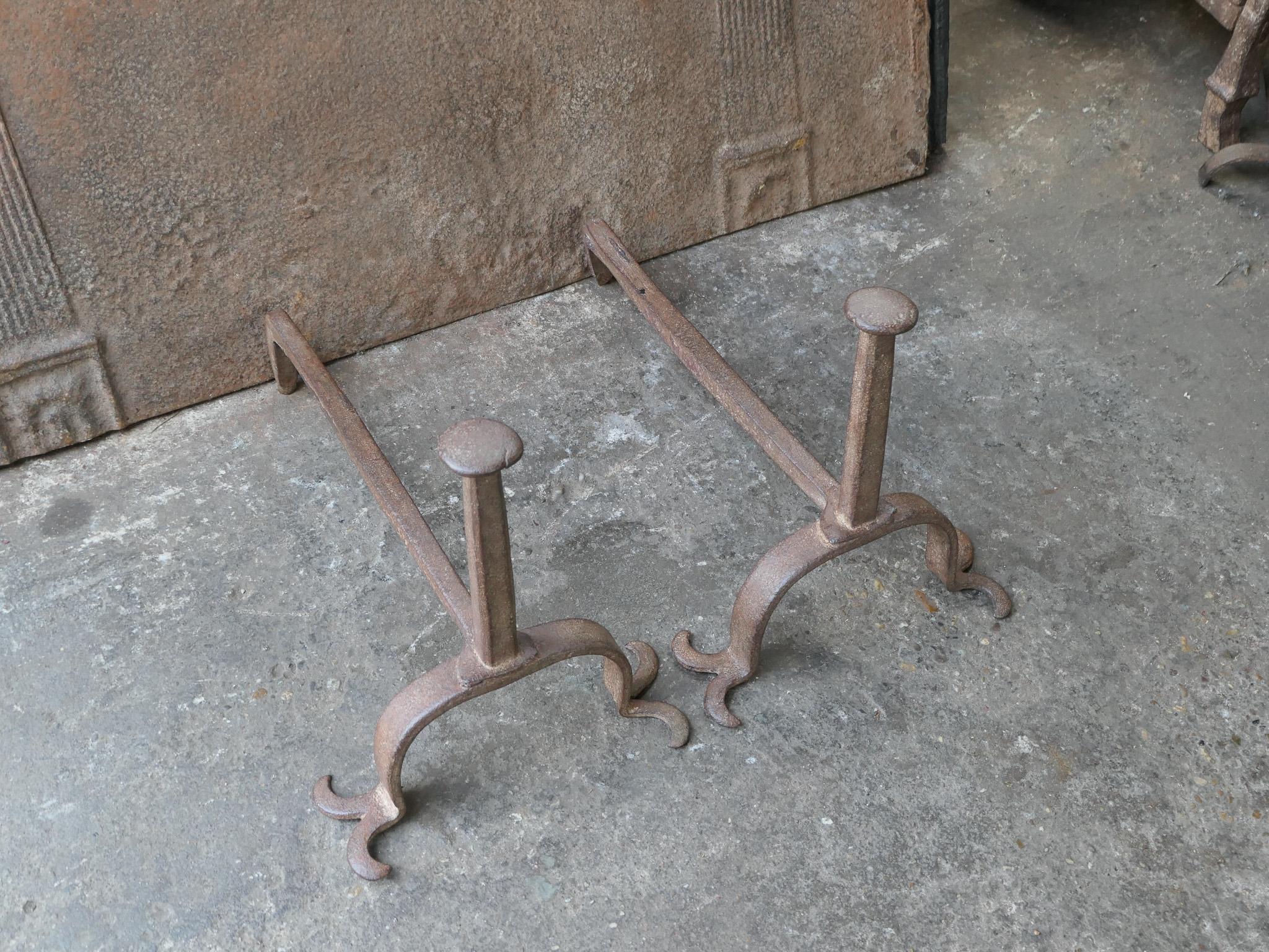 Fer forgé Chenets de cheminée français anciens Louis XV, 18ème siècle en vente