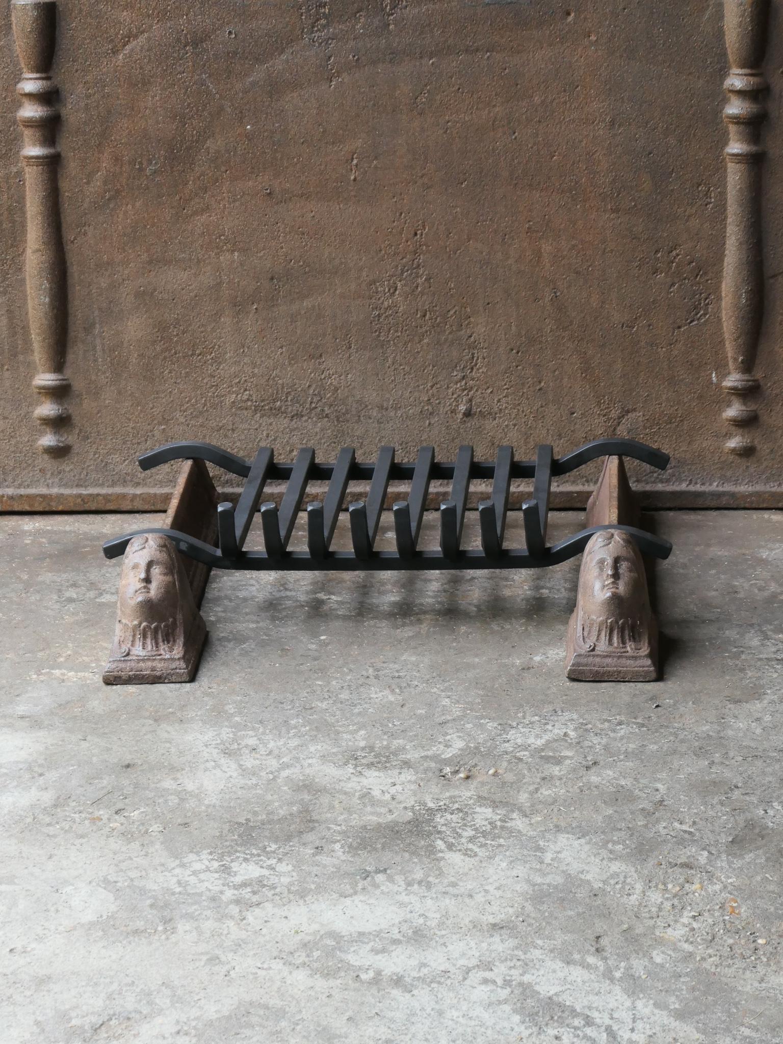 18th Century French Louis XV period fireplace basket, fire basket made of cast iron and wrought iron. The basket is in a good condition and is fully functional.