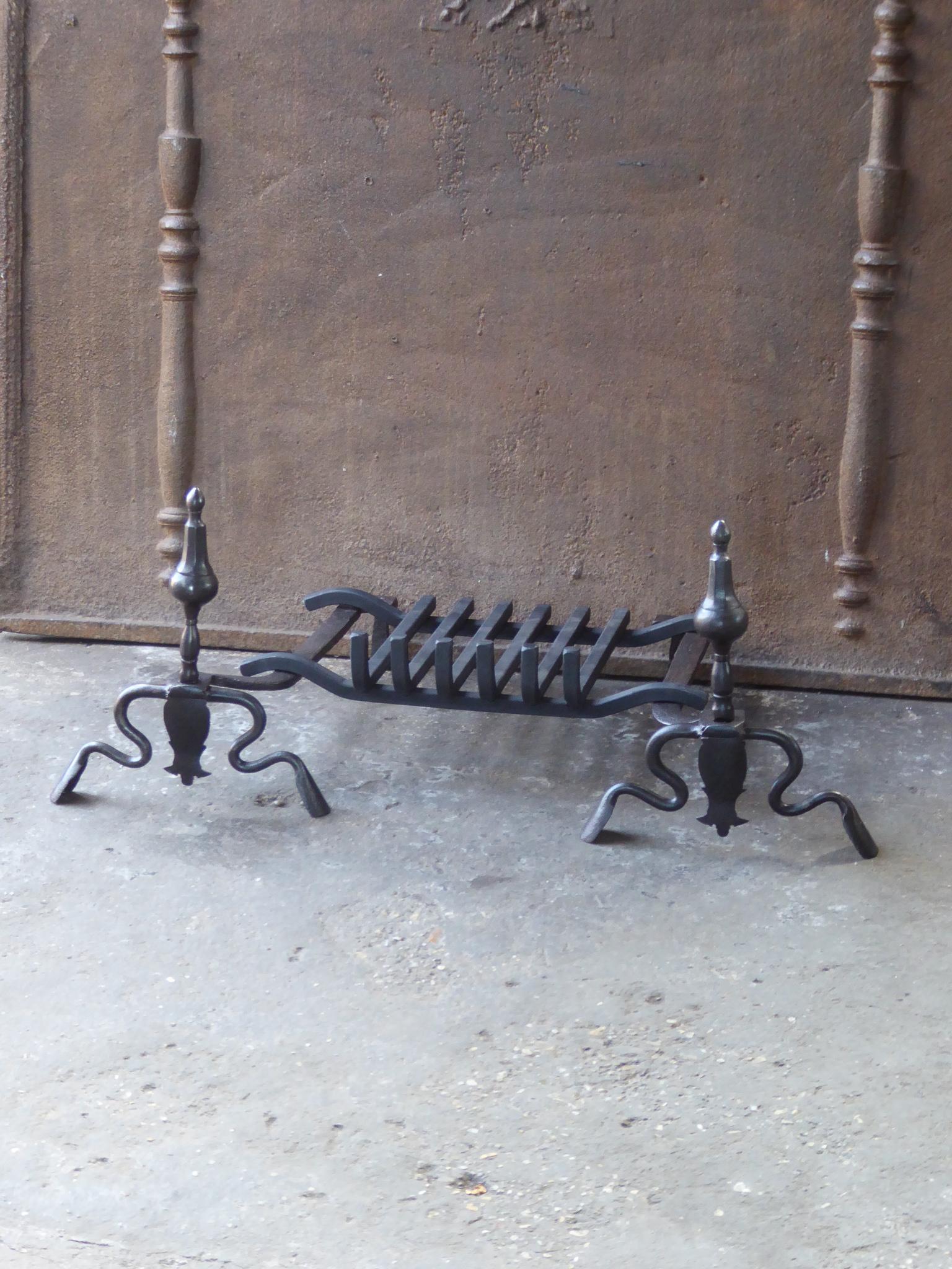 Antique French Louis XV Fire Grate, Fireplace Grate, 18th Century In Good Condition For Sale In Amerongen, NL