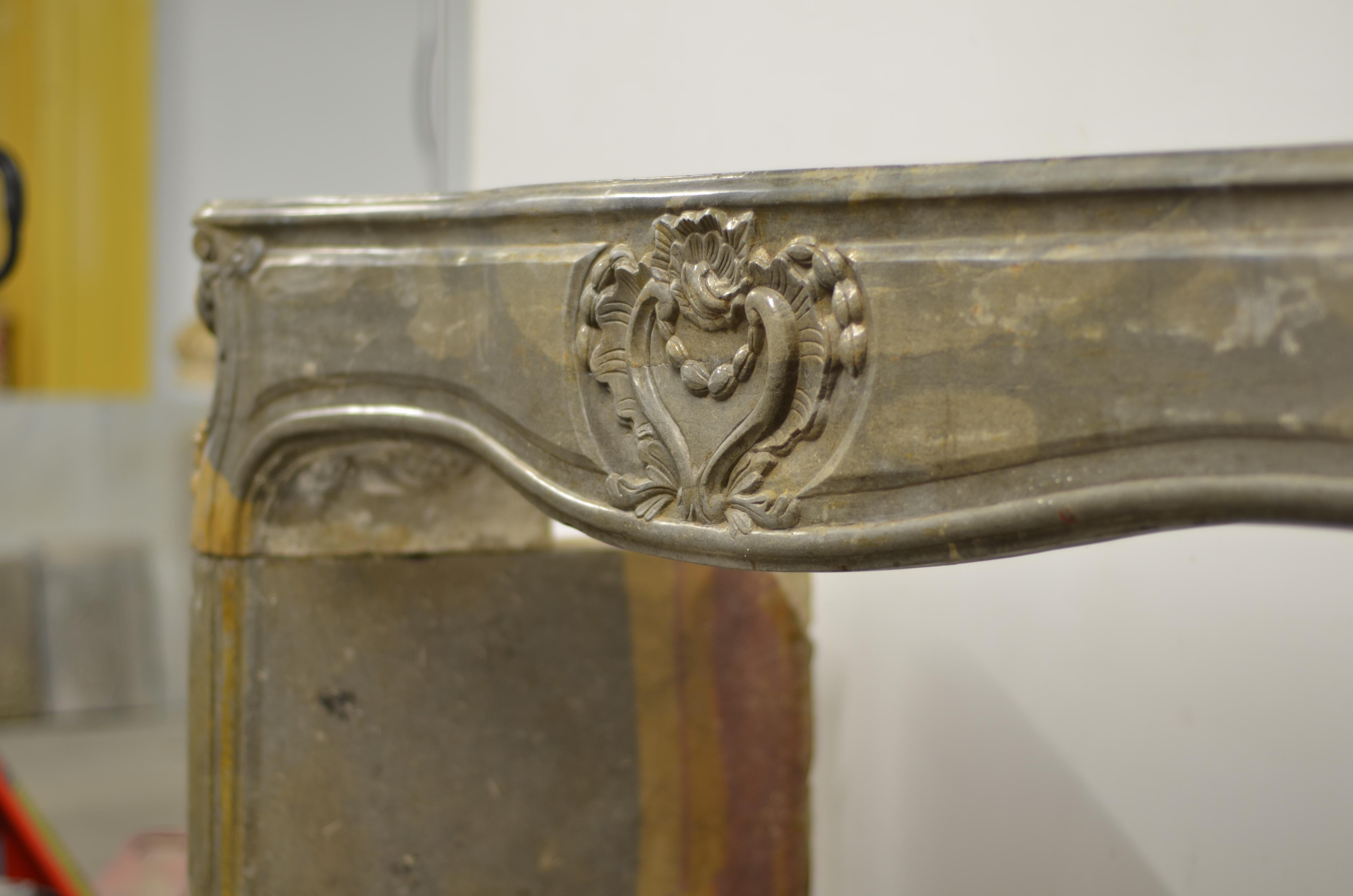 Repisa de chimenea Antique French Louis XV en venta 1