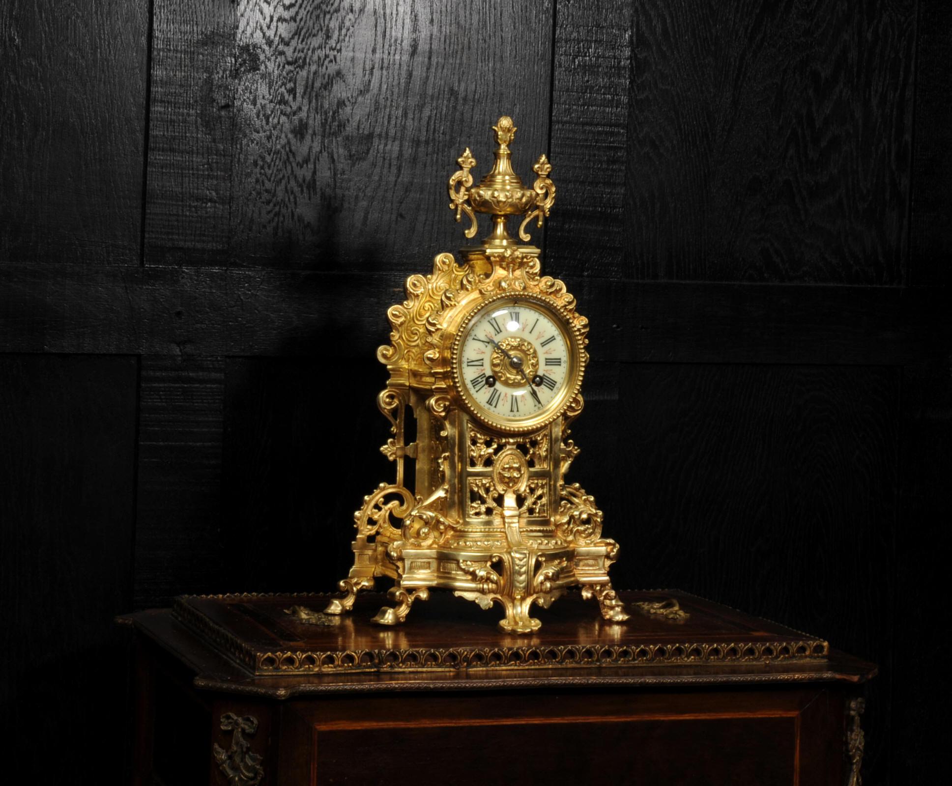 Antique French Louis XV Gilt Bronze Clock In Good Condition For Sale In Belper, Derbyshire