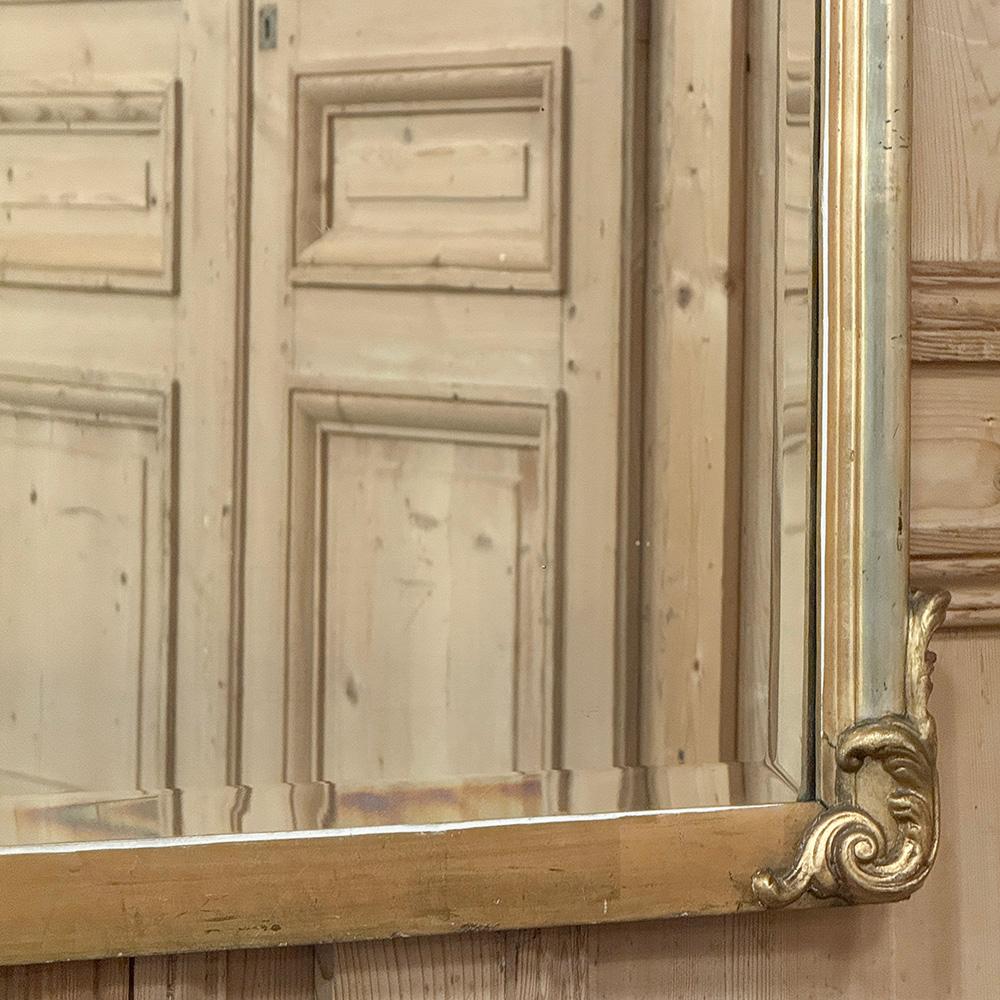 Antique miroir français Louis XV en bois doré en vente 3