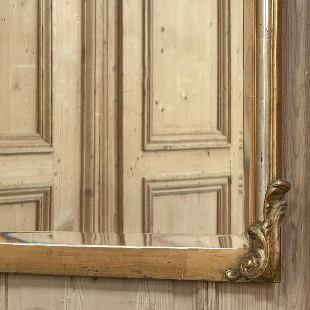 Antique miroir français Louis XV en bois doré en vente 4