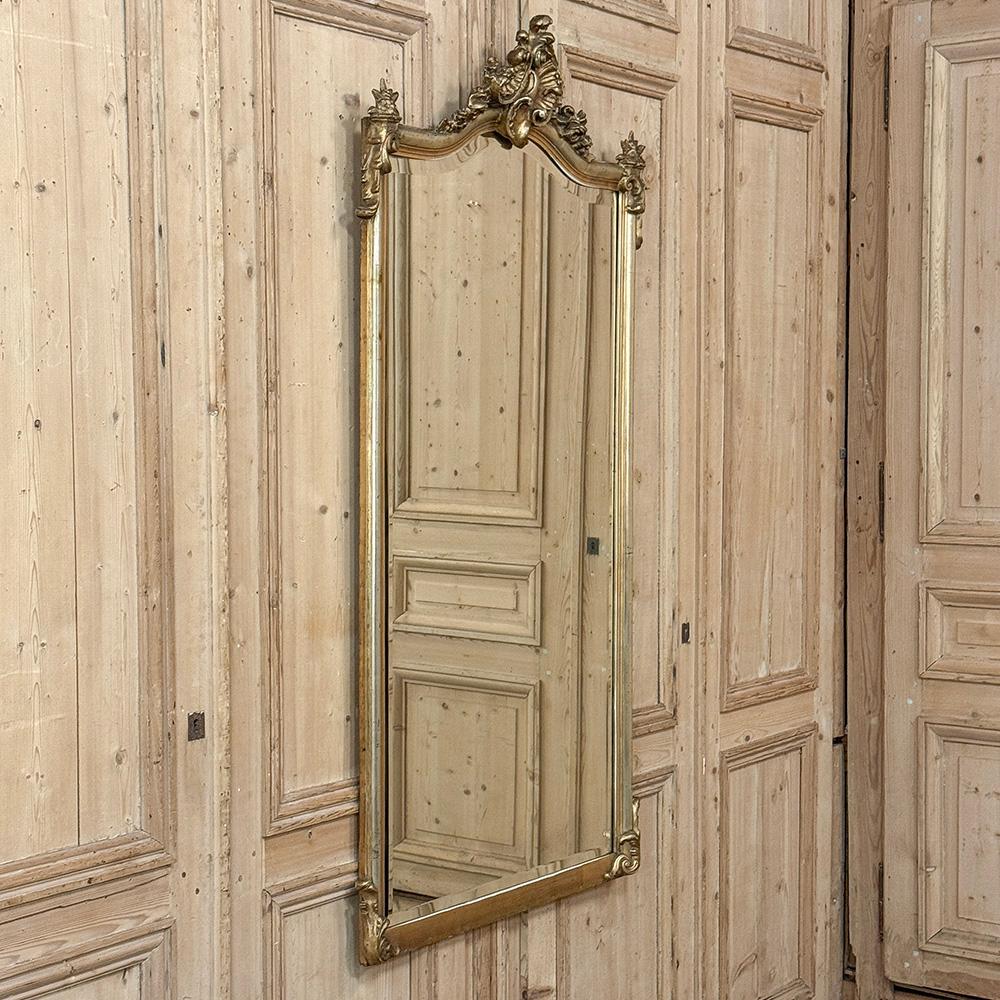 Antique miroir français Louis XV en bois doré en vente 2