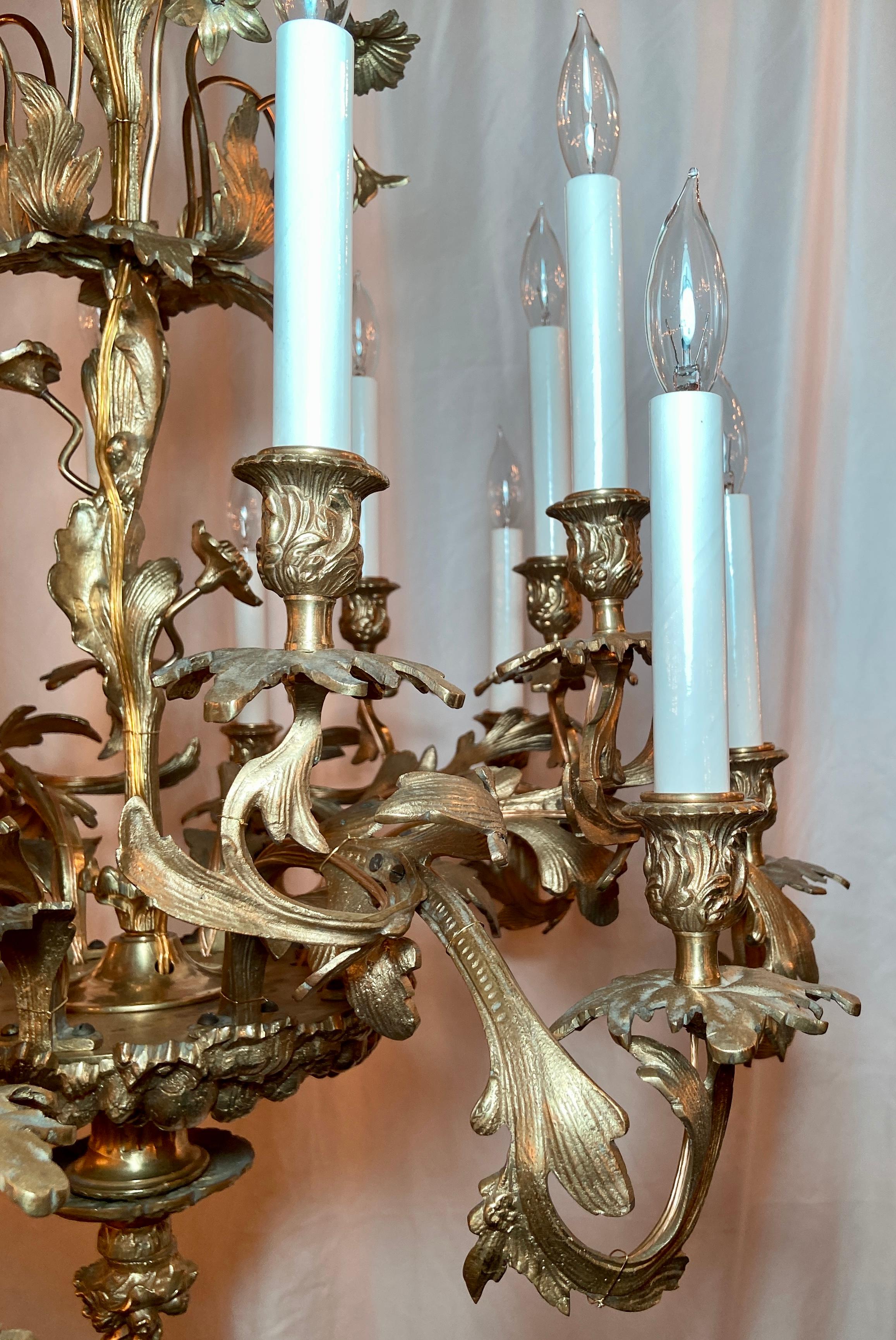 Antique French Louis XV Gold Bronze 12-Light Chandelier, circa 1890's For Sale 1