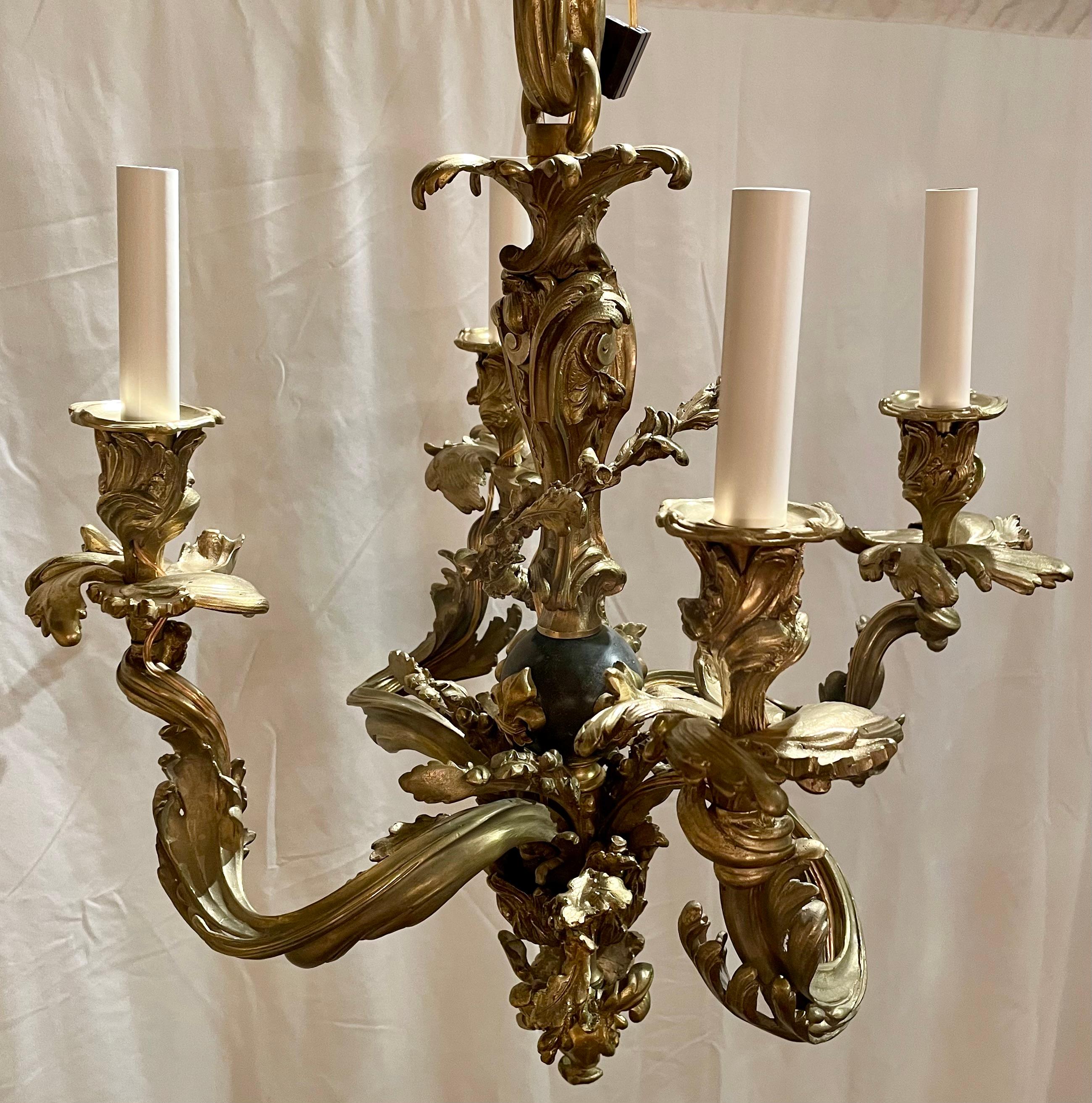 Antique French Louis XV Gold Bronze Chandelier with Fleur-de-Lis, Circa 1890's. For Sale 5