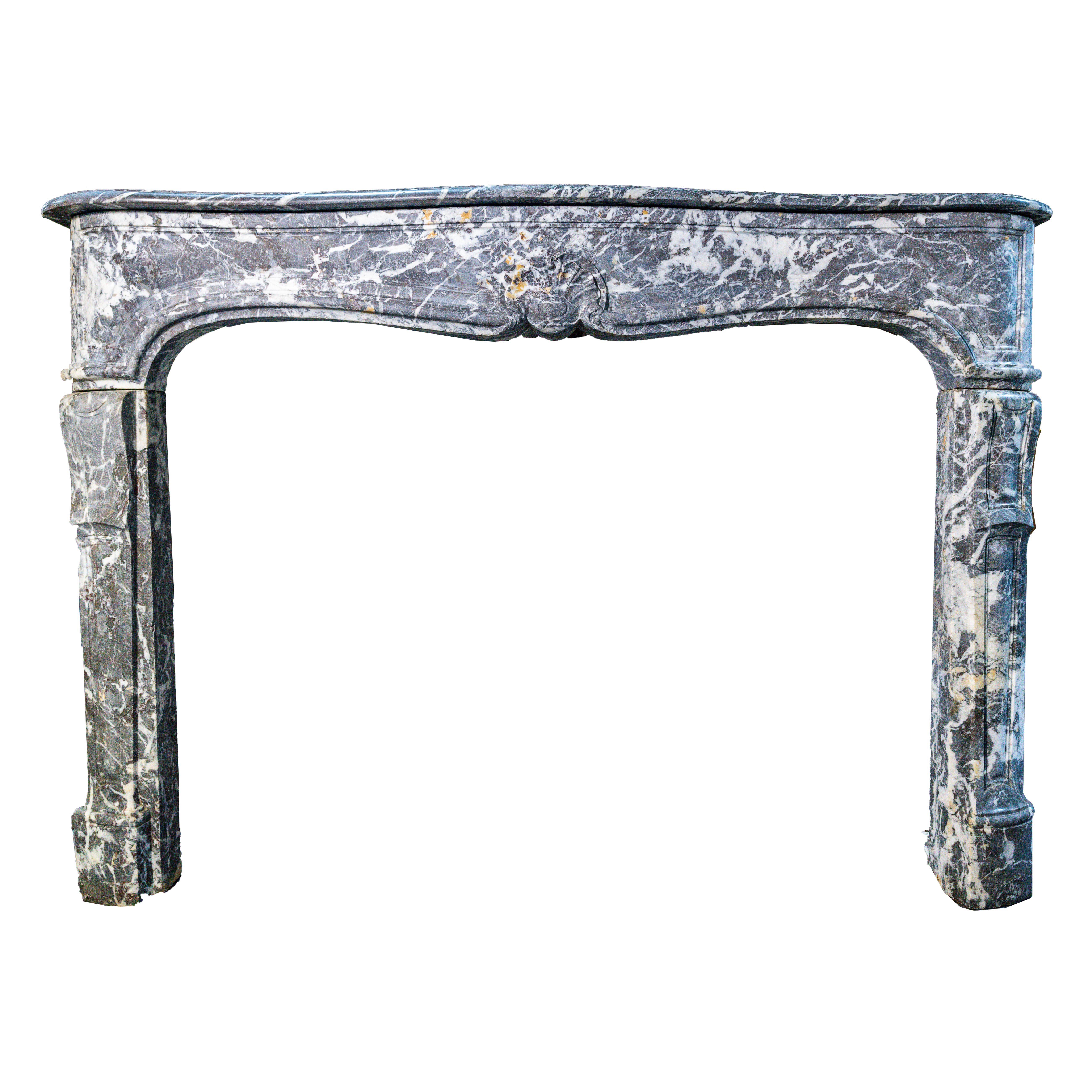 Rococo Cheminée ancienne française Louis XV en marbre veiné gris en vente