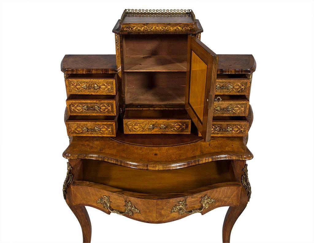 Ancien bureau de coiffeuse français Escritoire incrusté de style Louis XV 1