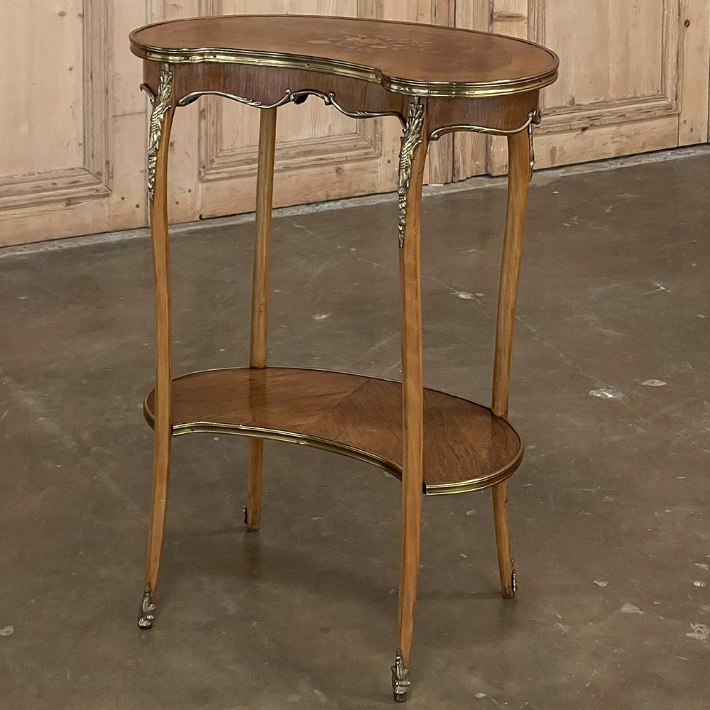 Antique French Louis XV Kidney Shaped Marquetry End Table In Good Condition For Sale In Dallas, TX