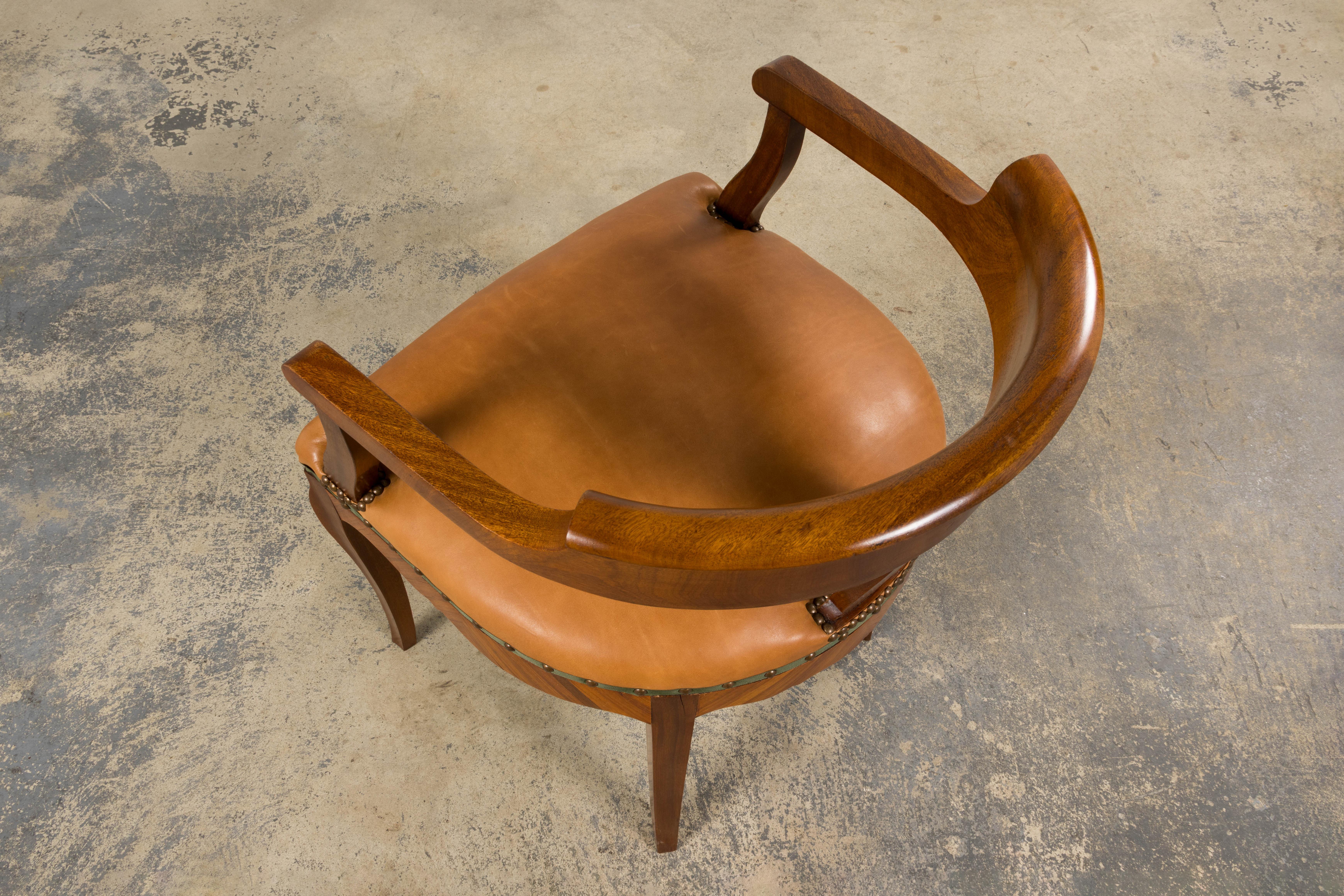 Antique French Louis XV Mahogany Desk Chair W/ Tan Leather in vendita 2