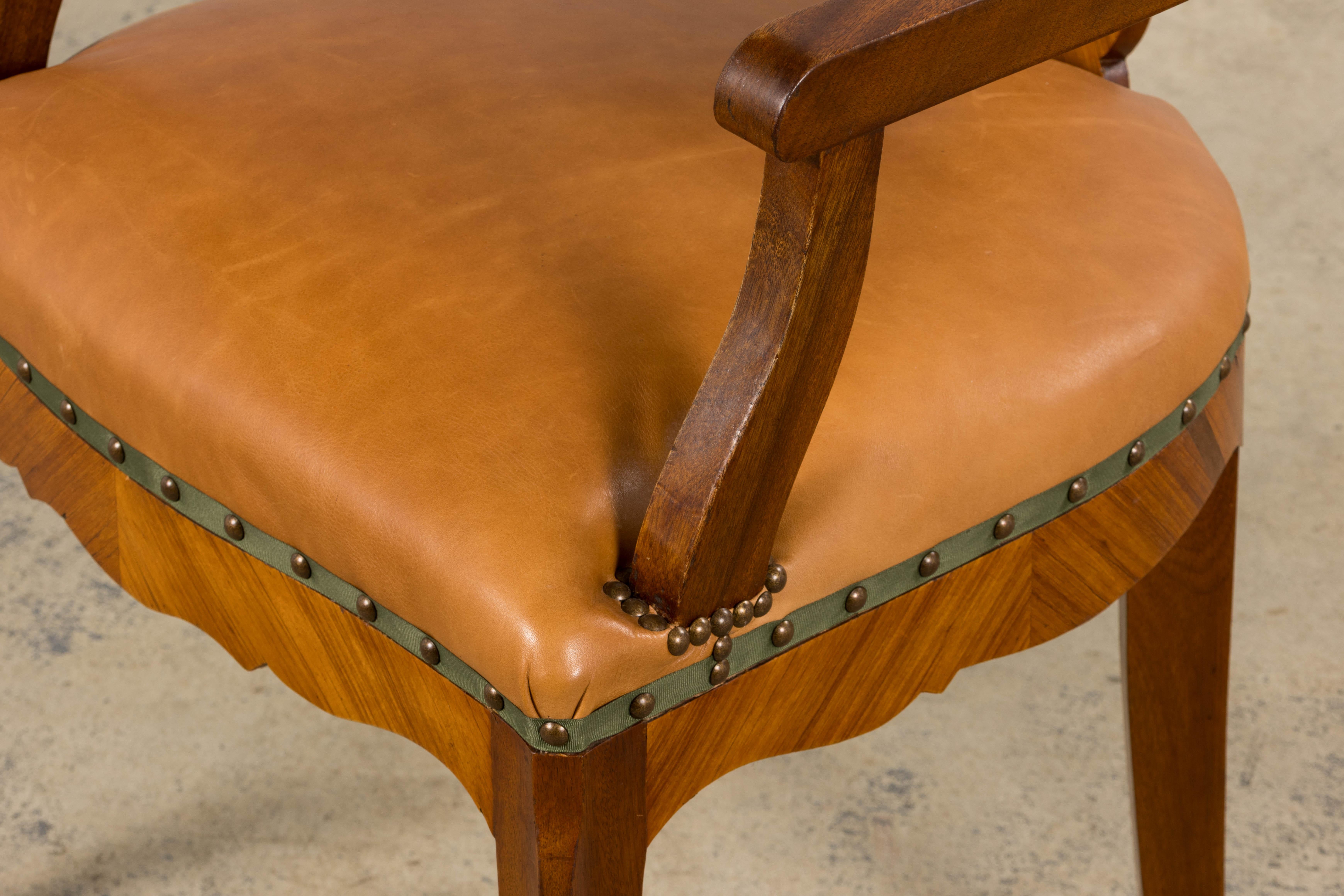Antique French Louis XV Mahogany Desk Chair W/ Tan Leather in vendita 6