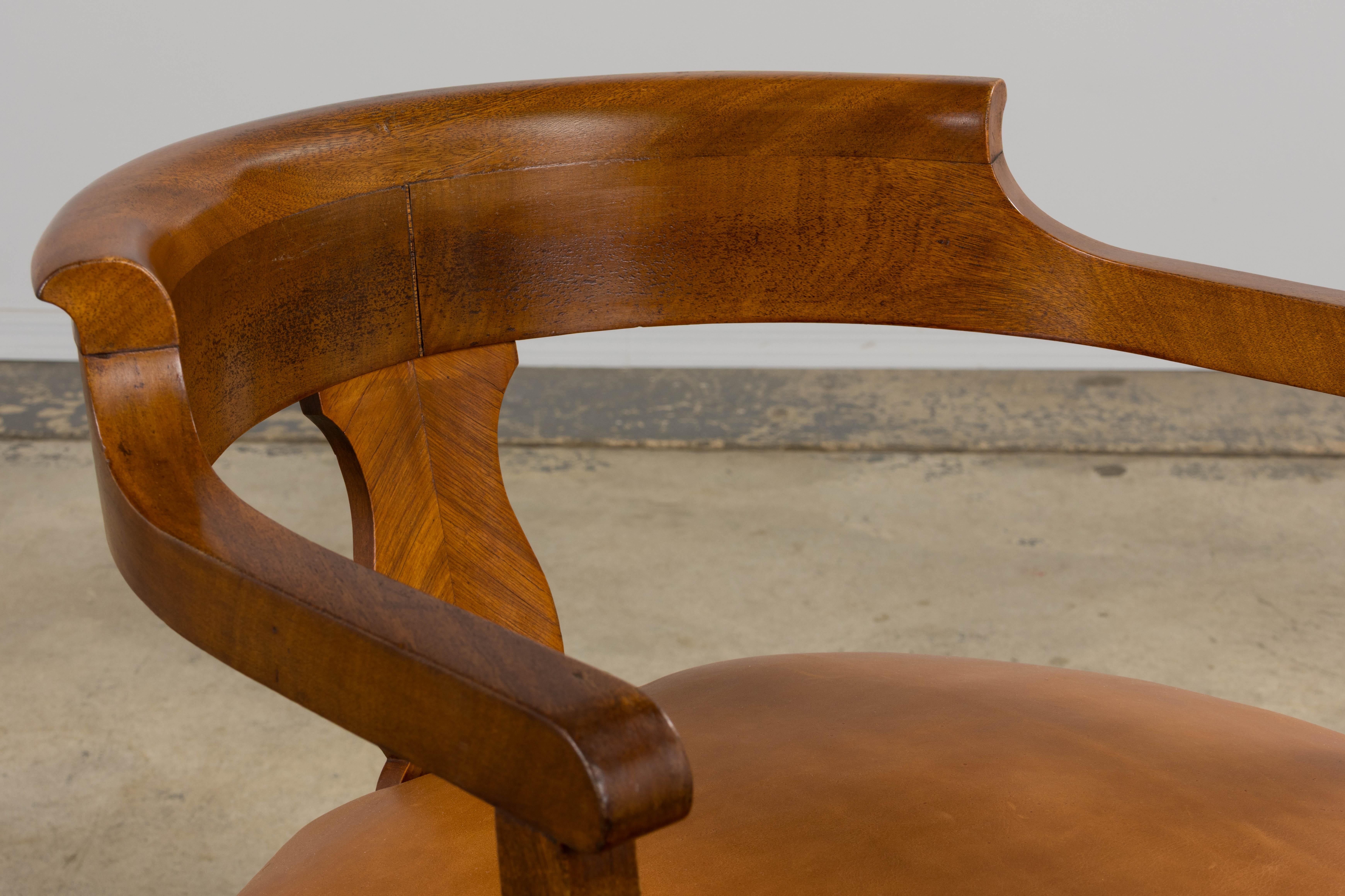 Luigi XV Antique French Louis XV Mahogany Desk Chair W/ Tan Leather in vendita