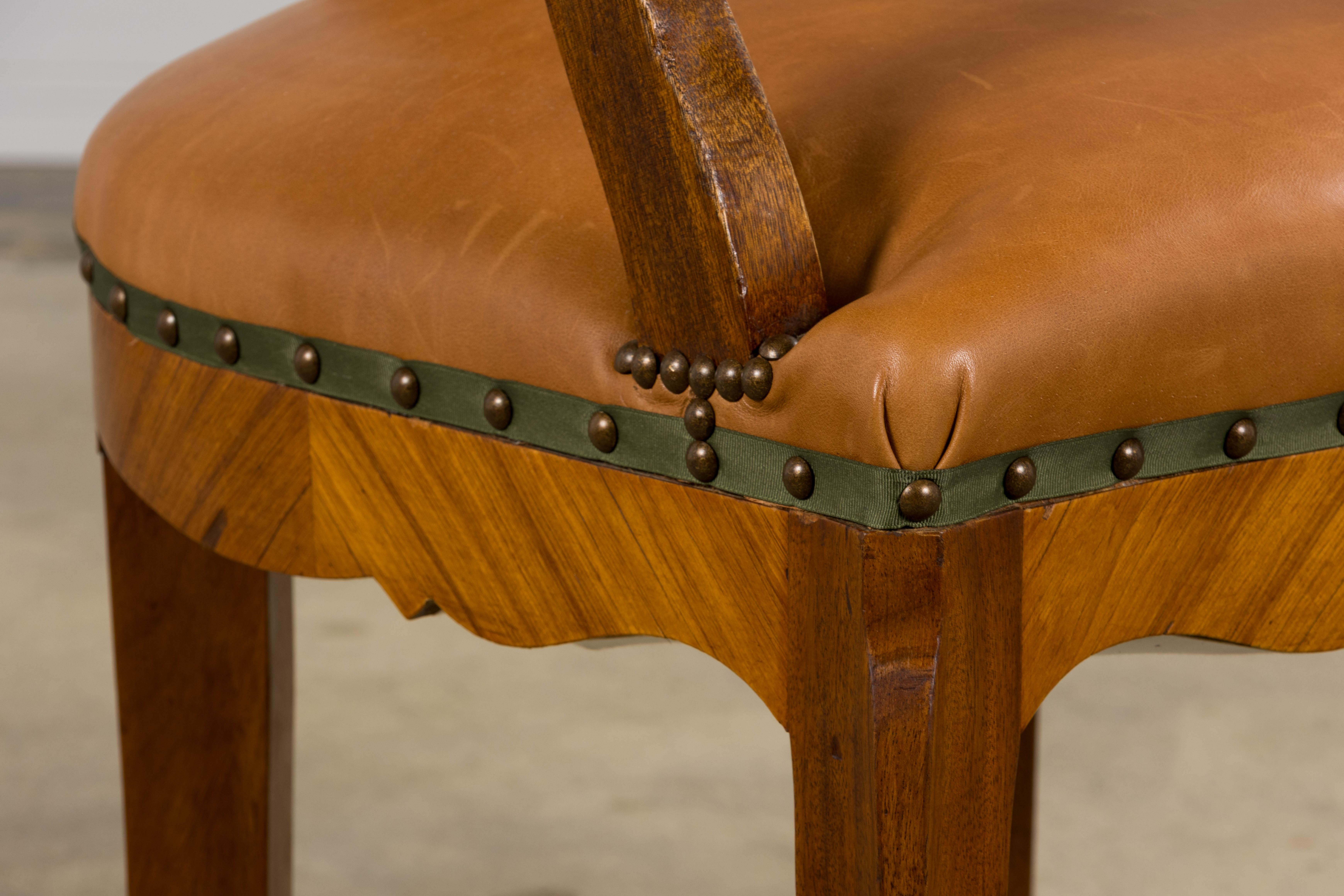 Antique French Louis XV Mahogany Desk Chair W/ Tan Leather In condizioni buone in vendita a Astoria, NY