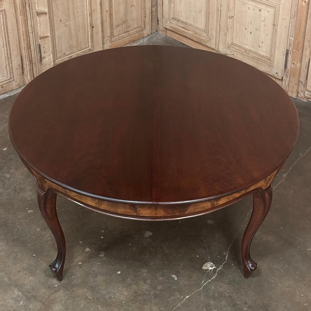 Ancienne table de salle à manger ronde française Louis XV en acajou en vente 6