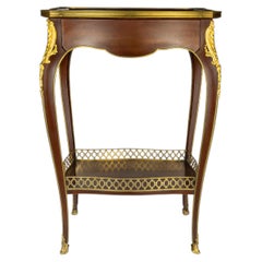 Antique French Louis XV Mahagoni Beistelltisch von A. Chevrie, Paris