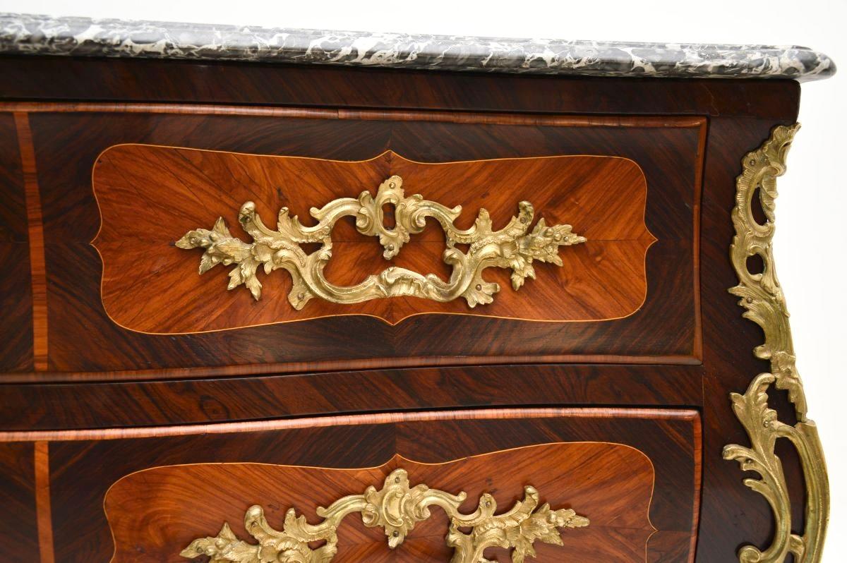 Antique French Luigi XV Commode con piano in marmo di Jacques Bircklé in vendita 4
