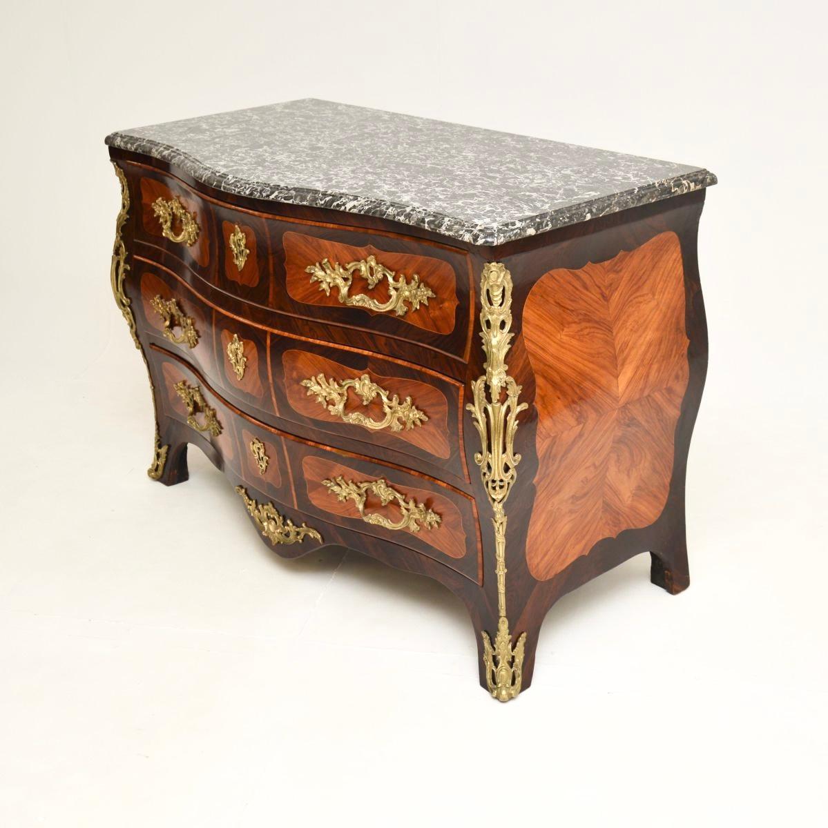 Antique French Luigi XV Commode con piano in marmo di Jacques Bircklé In condizioni buone in vendita a London, GB