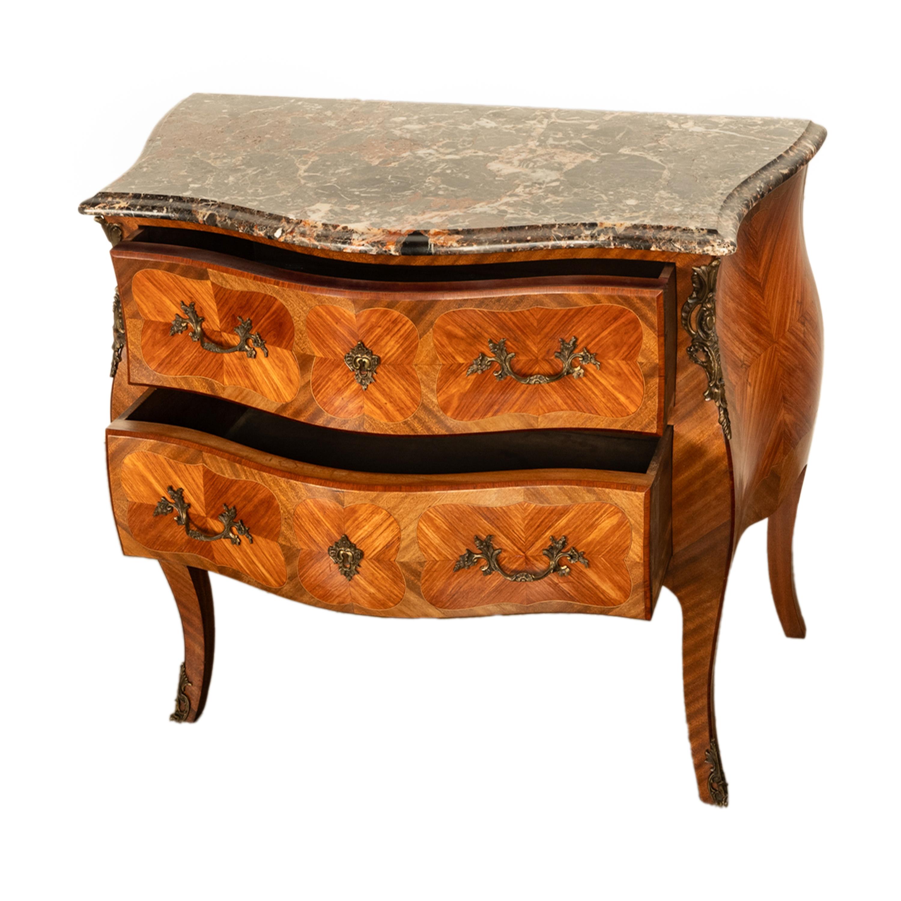 Impiallacciato Antique French Louis XV Marble Top Ormolu Bombe Shape Inlaid Tulip-wood Commode in vendita