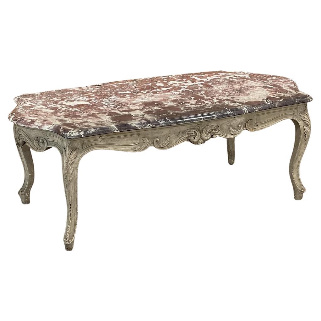 Ancienne table basse française de style Louis XV à plateau en marbre peint