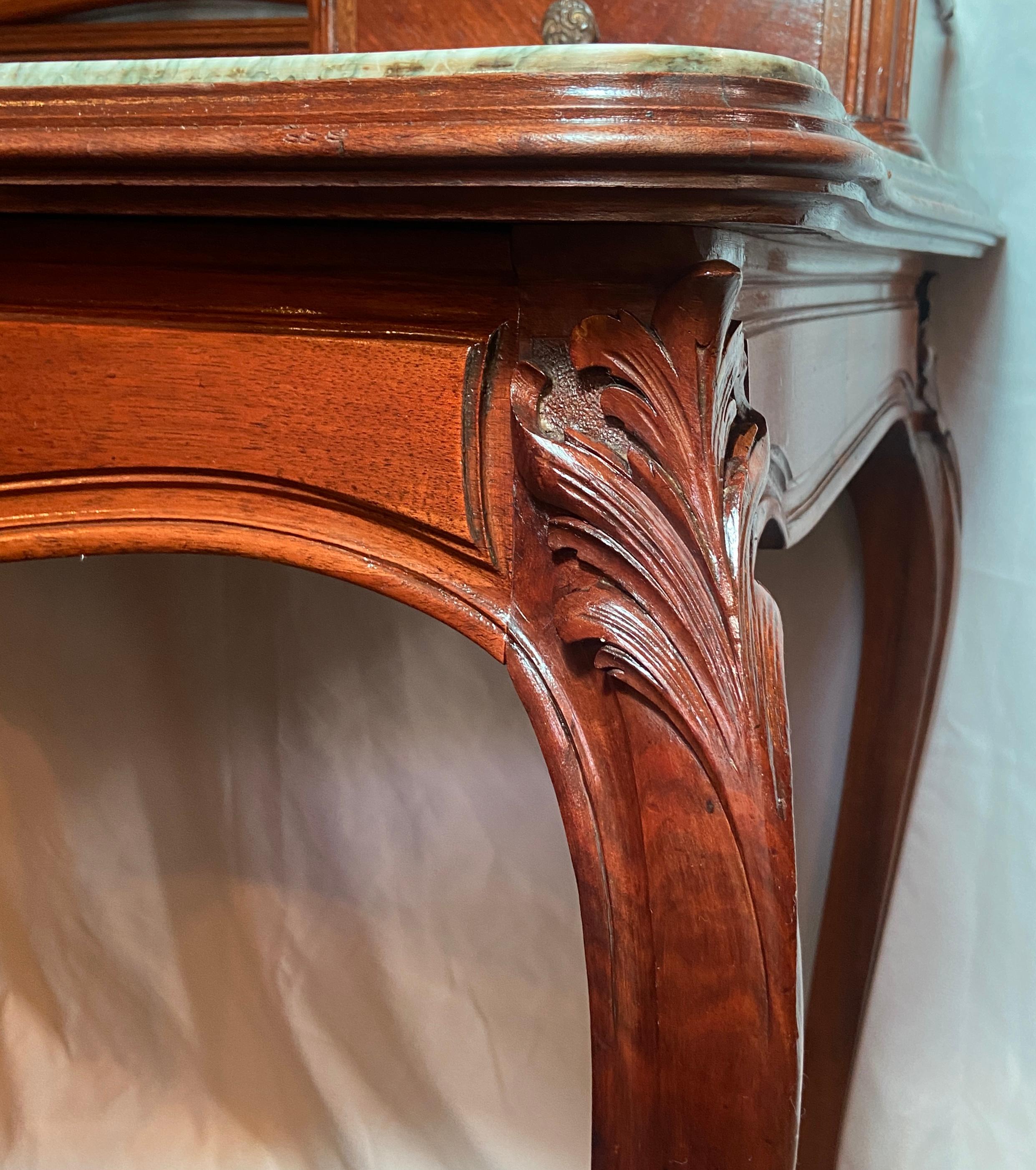 Ancien meuble-lavabo Louis XV en noyer avec miroir biseauté circa 1890 2