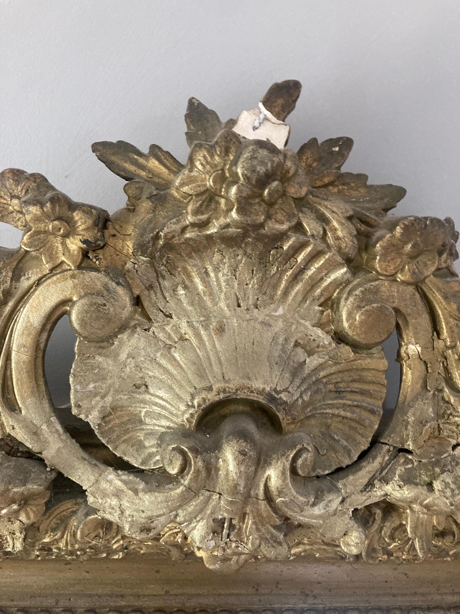 Antiguo espejo francés Luis XV Madera dorada en venta