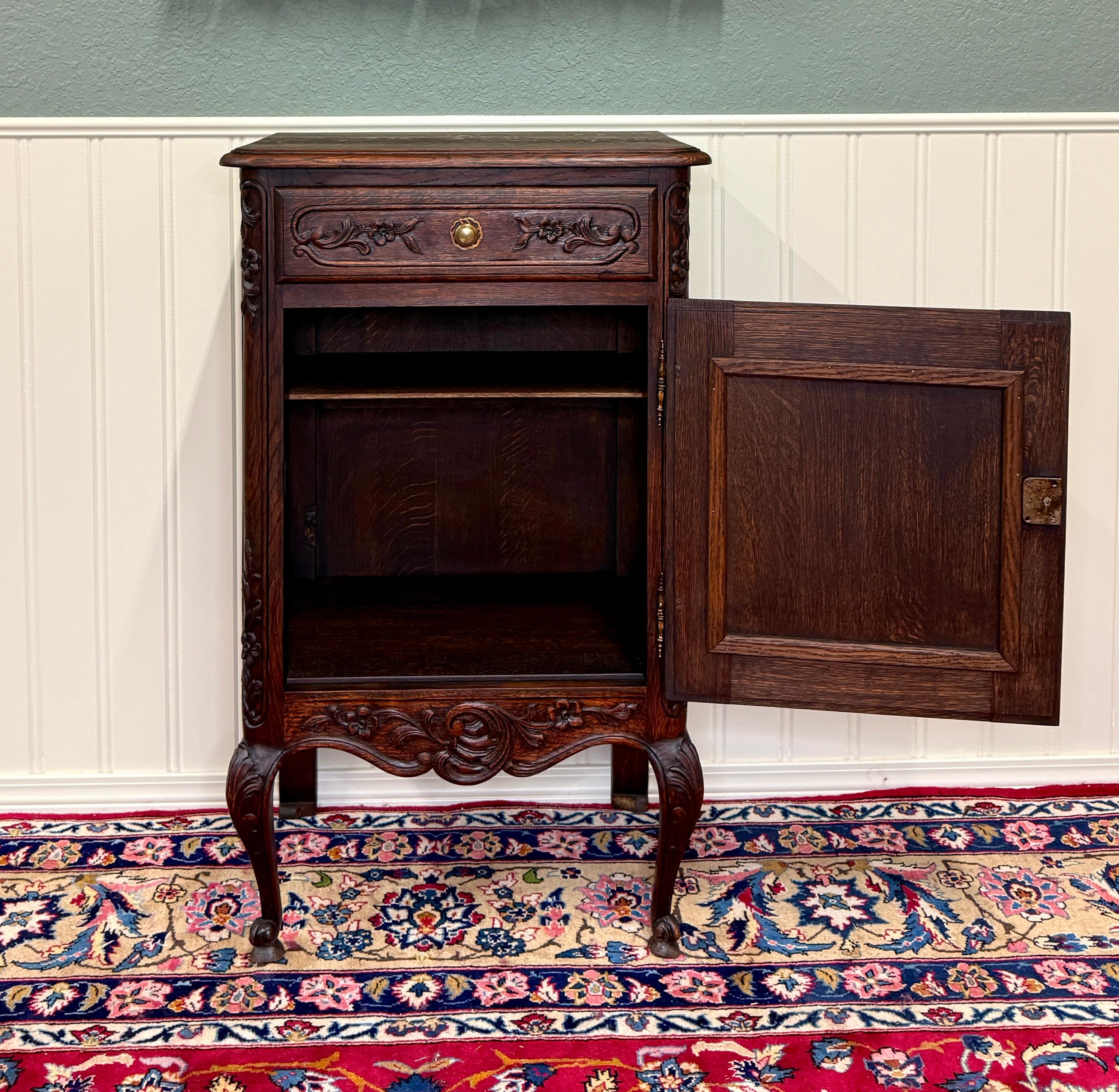 Antique French Louis XV Nightstand Cabinet Storage Drawer Oak 1 of 2 c. 1920s For Sale 10