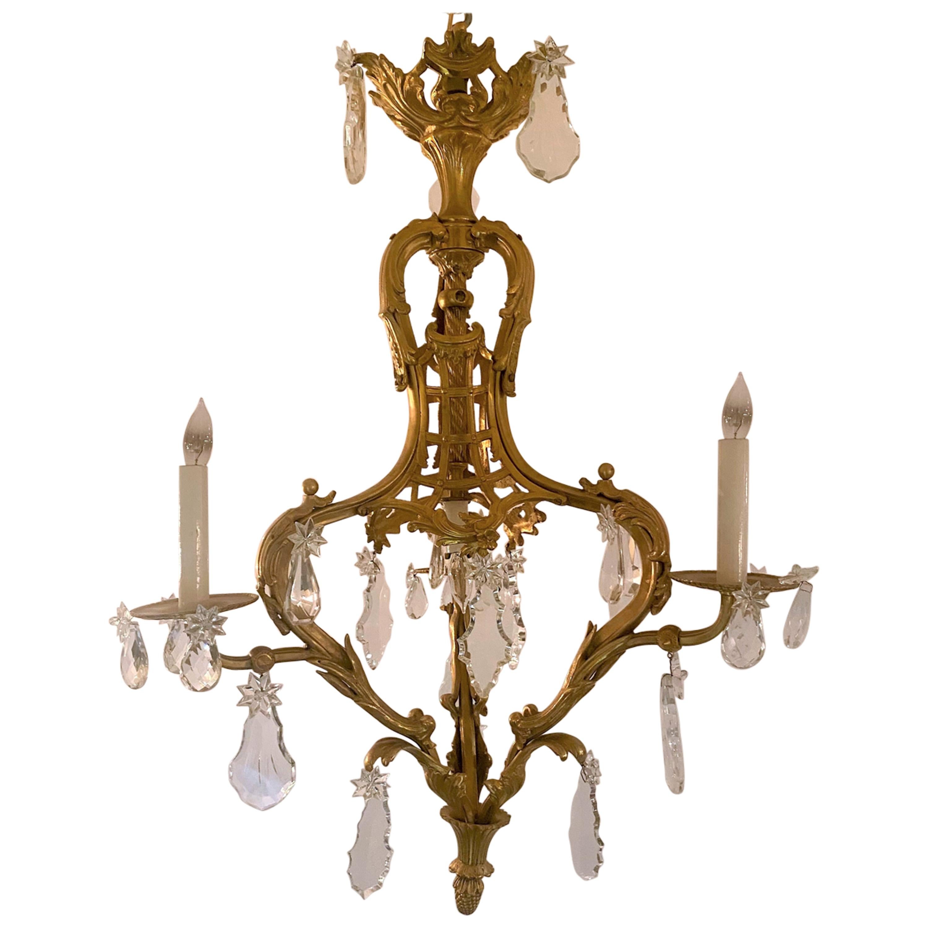 Antiker französischer Louis XV Ormolu & Baccarat Kristall 3-Light Kronleuchter, circa 1870 im Angebot