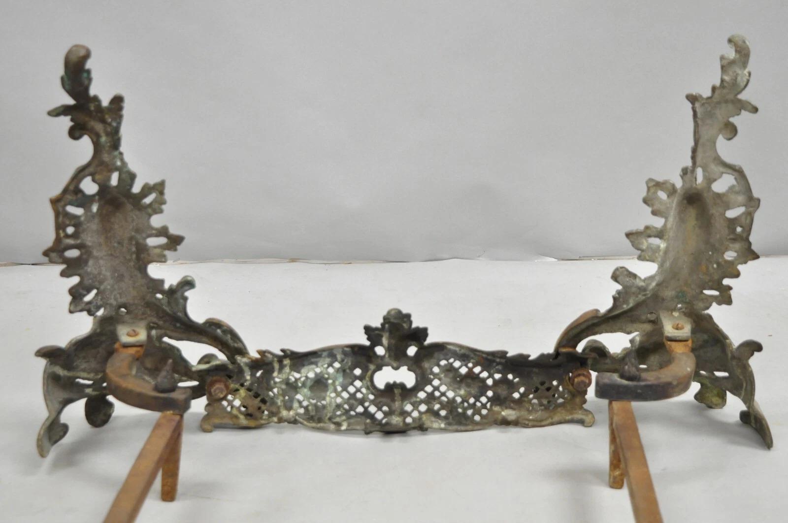 Antique French Louis XV Patinated Brass Bronze Small Fireplace Andirons & Fender en vente 2