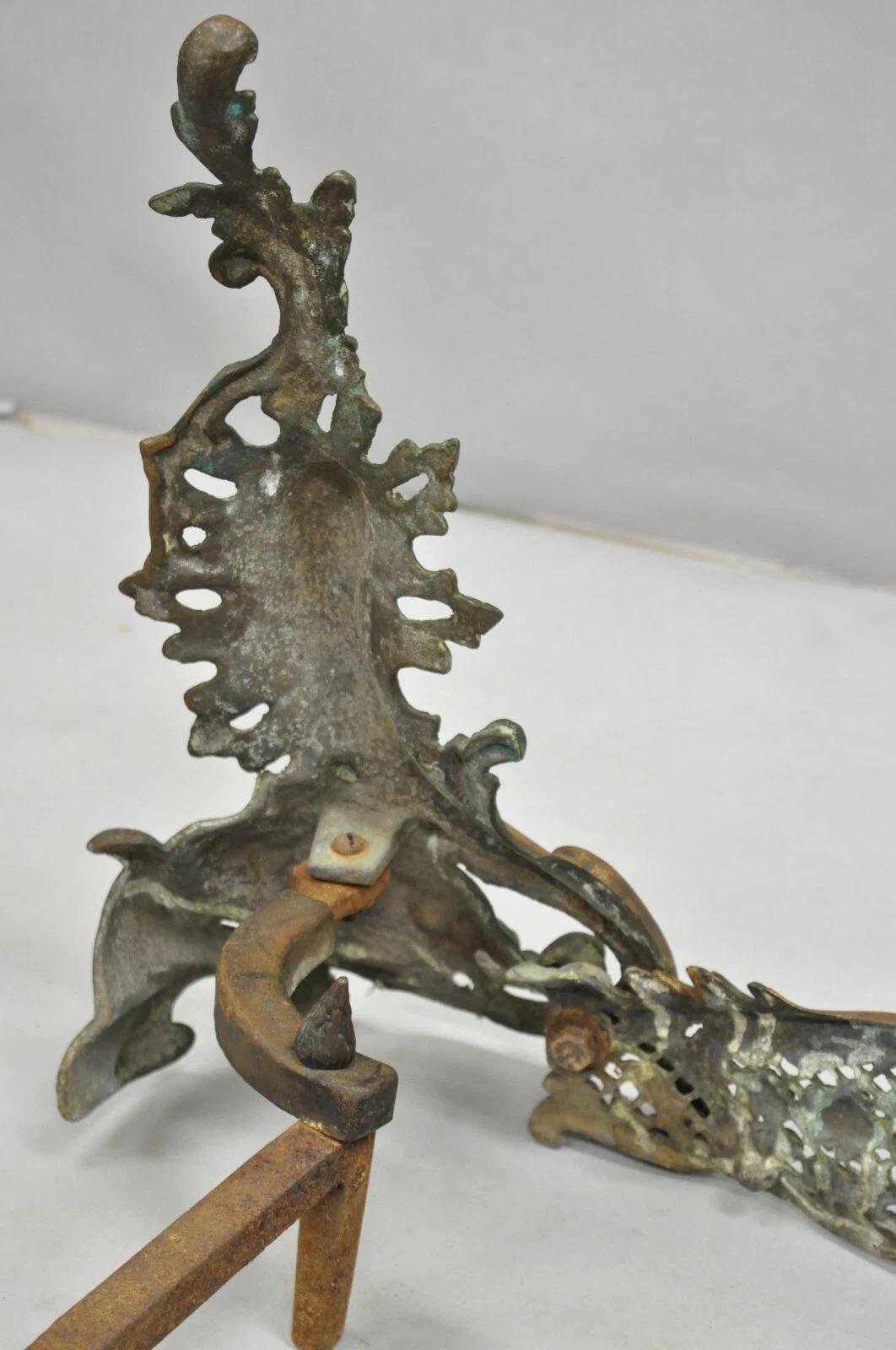 Antique French Louis XV Patinated Brass Bronze Small Fireplace Andirons & Fender en vente 3