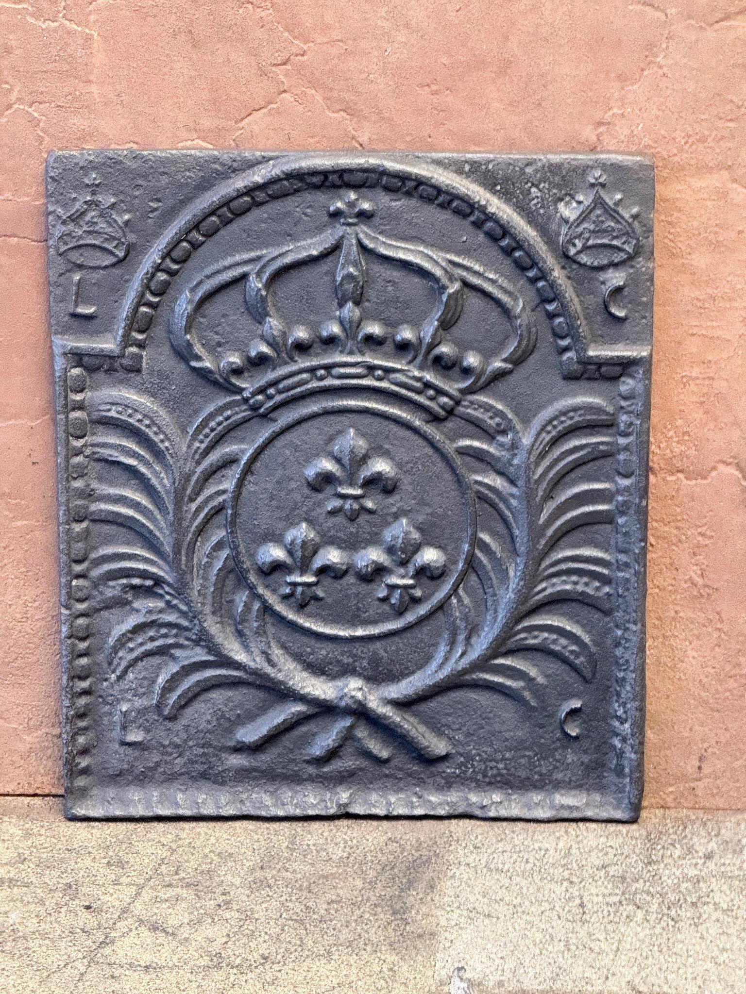 Calco Antique French Luigi XV Periodo 'Armi di Francia' Fireback / Backsplash in vendita