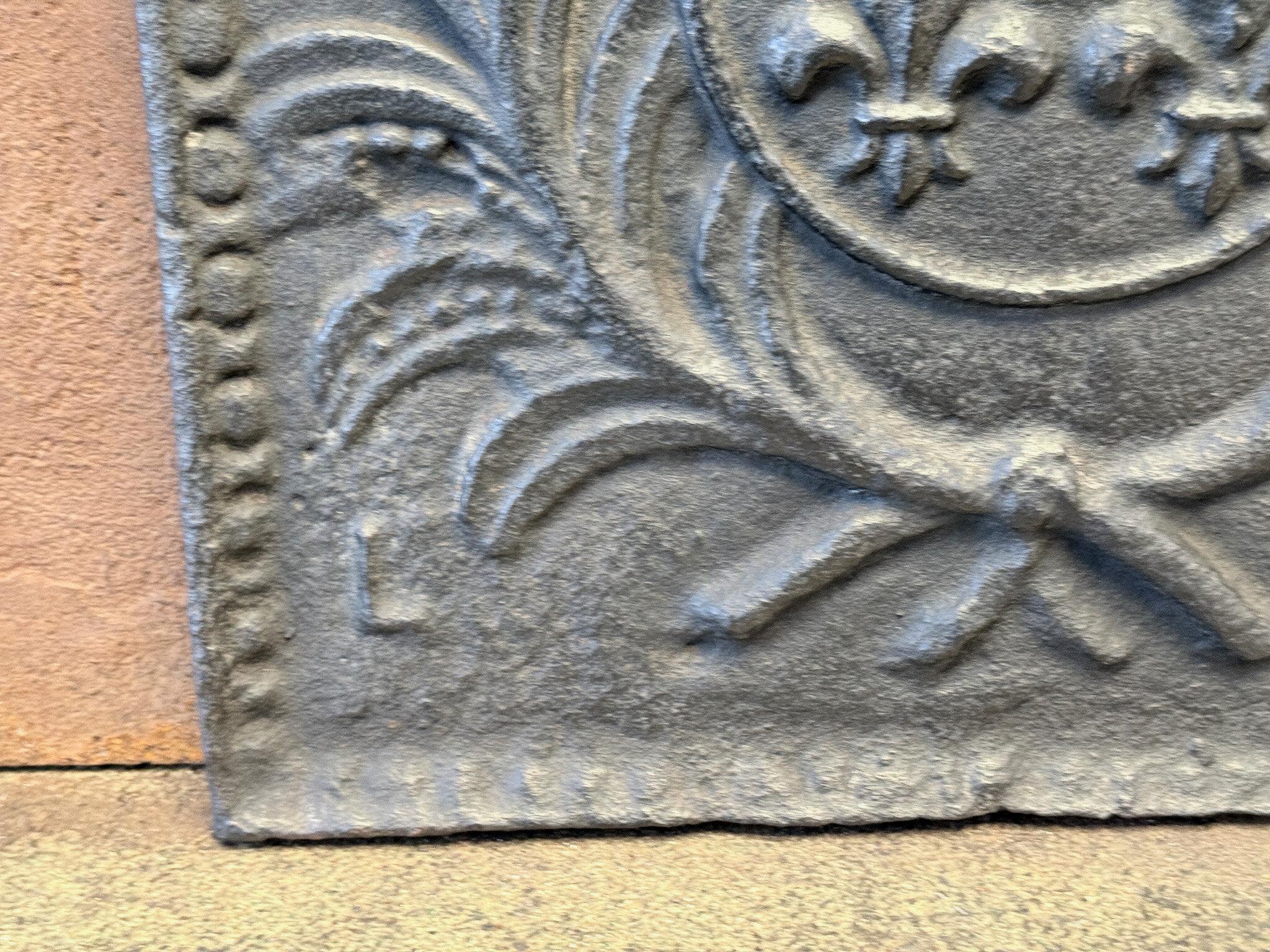 XIX secolo Antique French Luigi XV Periodo 'Armi di Francia' Fireback / Backsplash in vendita