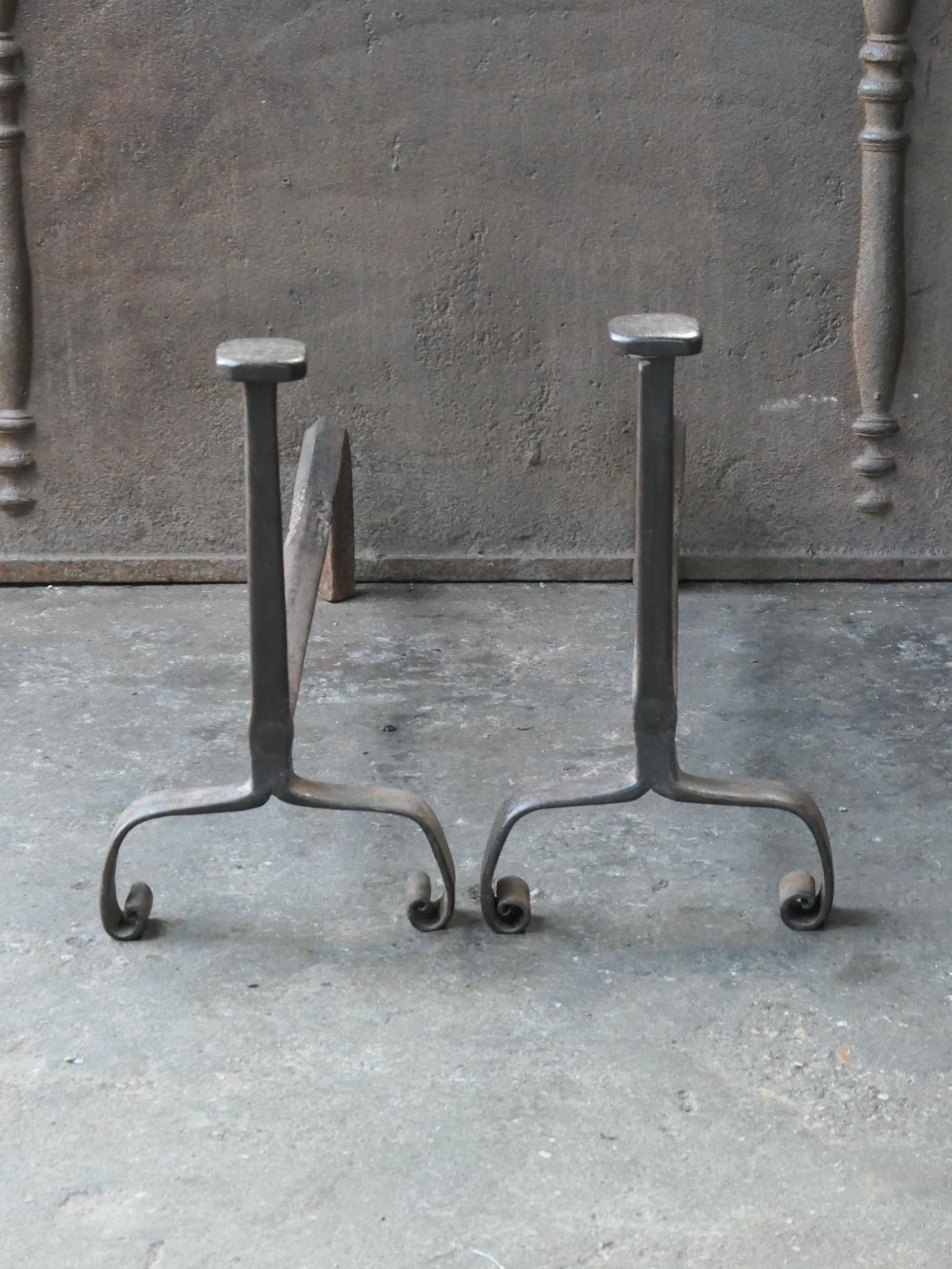 Francese Antique French, periodo Luigi XV, Androni da fuoco, 18° secolo in vendita